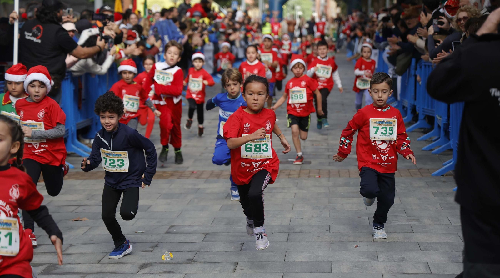 Búscate en la XI Carrera Solidaria de Navidad de Algeciras