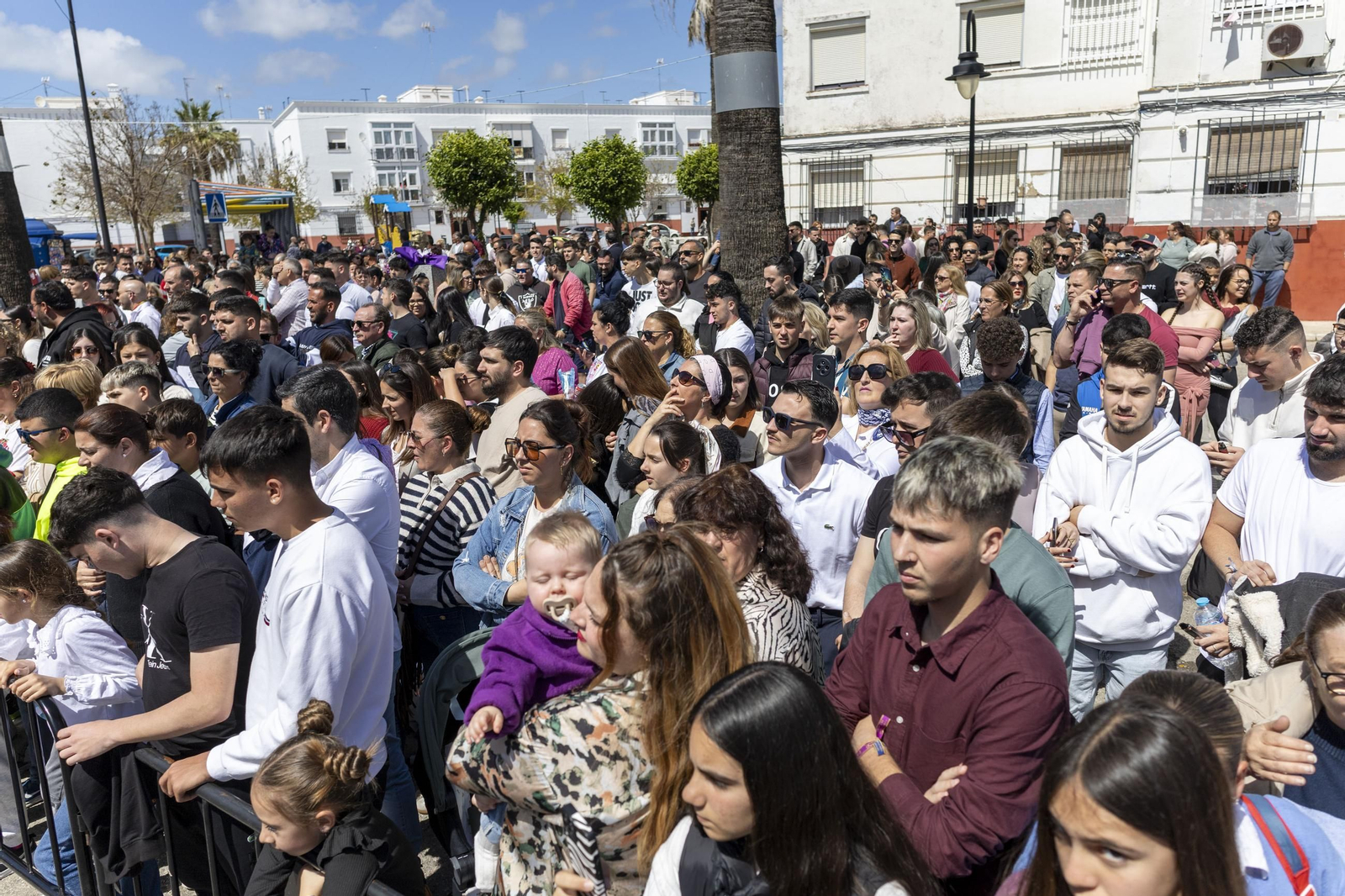 En imágenes, Gran Poder adeanta su salida y recorta su recorrido en el Miércoles Santo de la Semana Santa 2025 de San Fernando