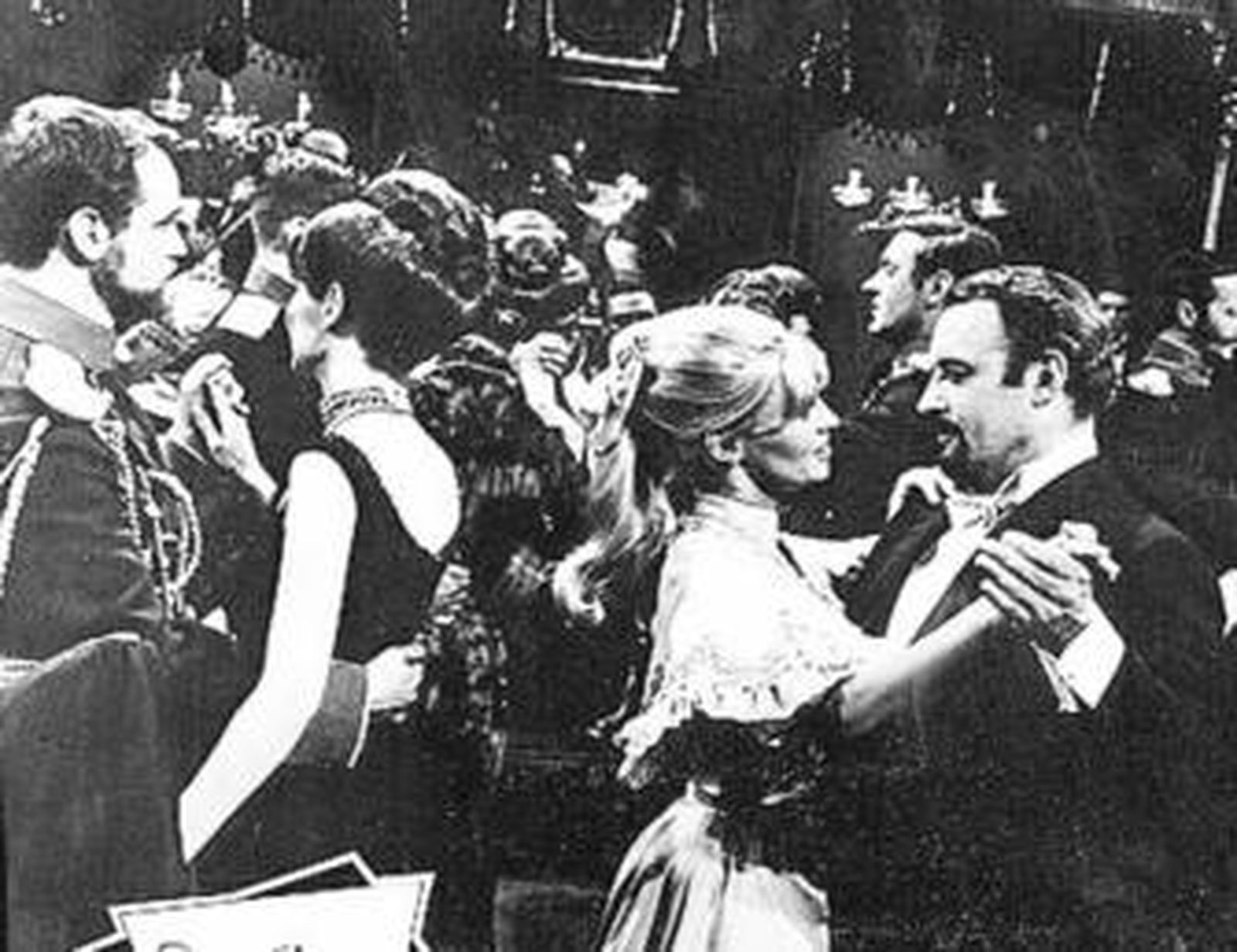 1. Escena del drama 'Doctor Zhivago'. 2. Peter O'Toole, en su maravillosa interpretación como Lawrence de Arabia. 3. Fotografía de Lean tomada en 1965, durante el rodaje de 'Doctor Zhivago'.