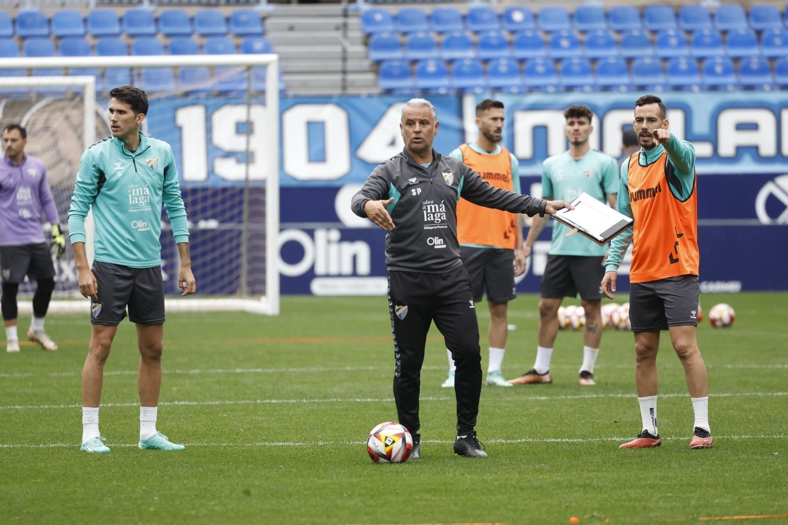 Baño de malaguismo en La Rosaleda en la víspera de Reyes
