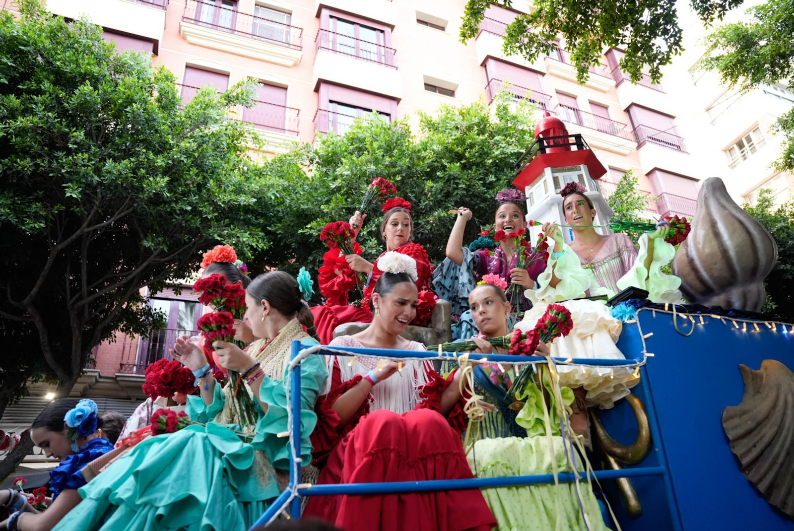 Así se ha vivido la Batalla de Flores en la Feria de Almería