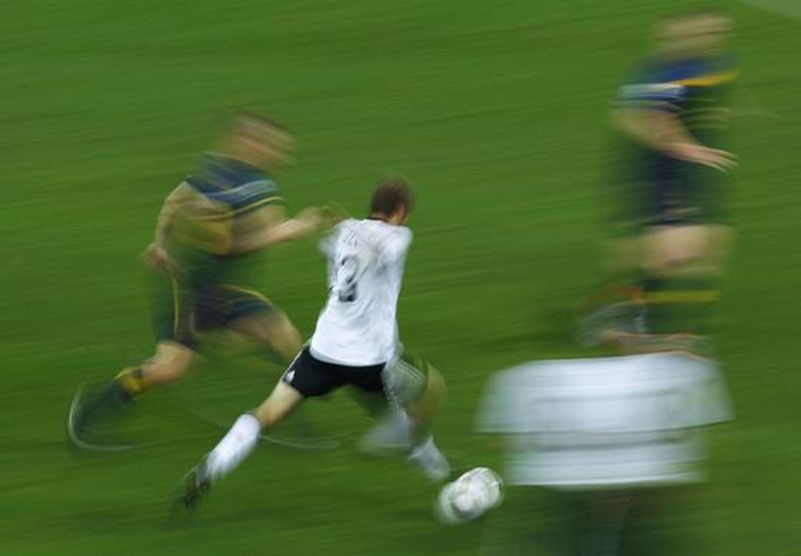 Alemania golea en su debut ante Australia en el Grupo D. / Reuters