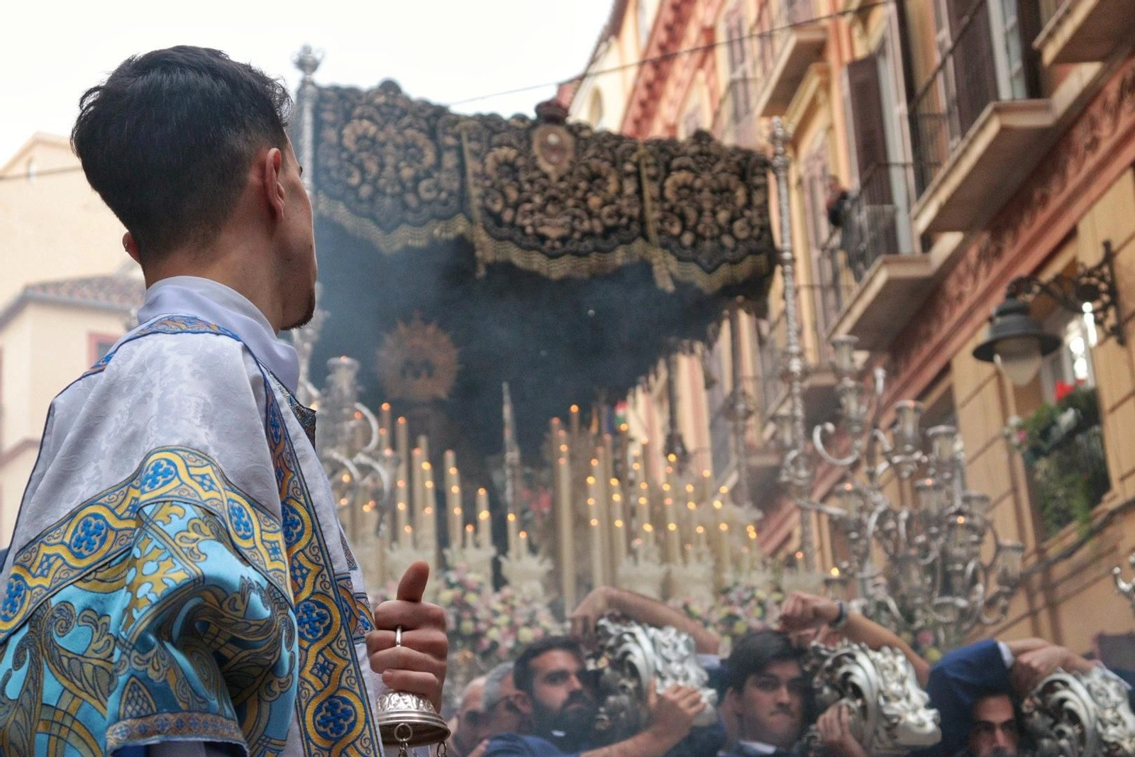 La Sagrada Cena en su procesión de este Jueves Santo en Málaga, en fotos