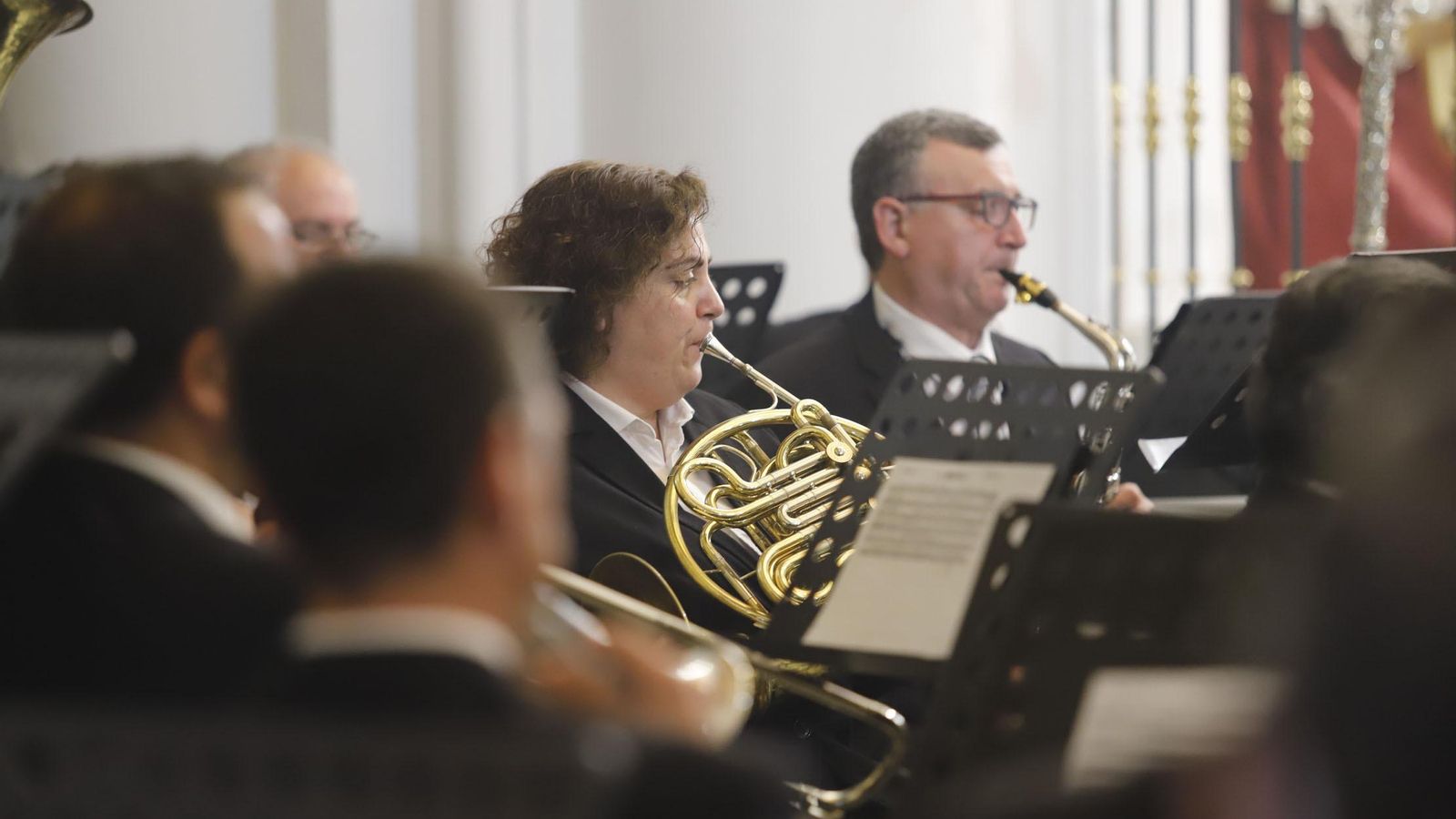 La Banda Sinfónica Municipal interpreta una de las marchas tocadas.