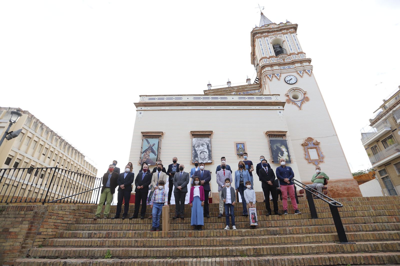 Entrega de los premios del certamen de arte 'Balcones Cofrades' y el concurso escolar de pasos y carteles de Semana Santa 'Ciudad de Huelva'