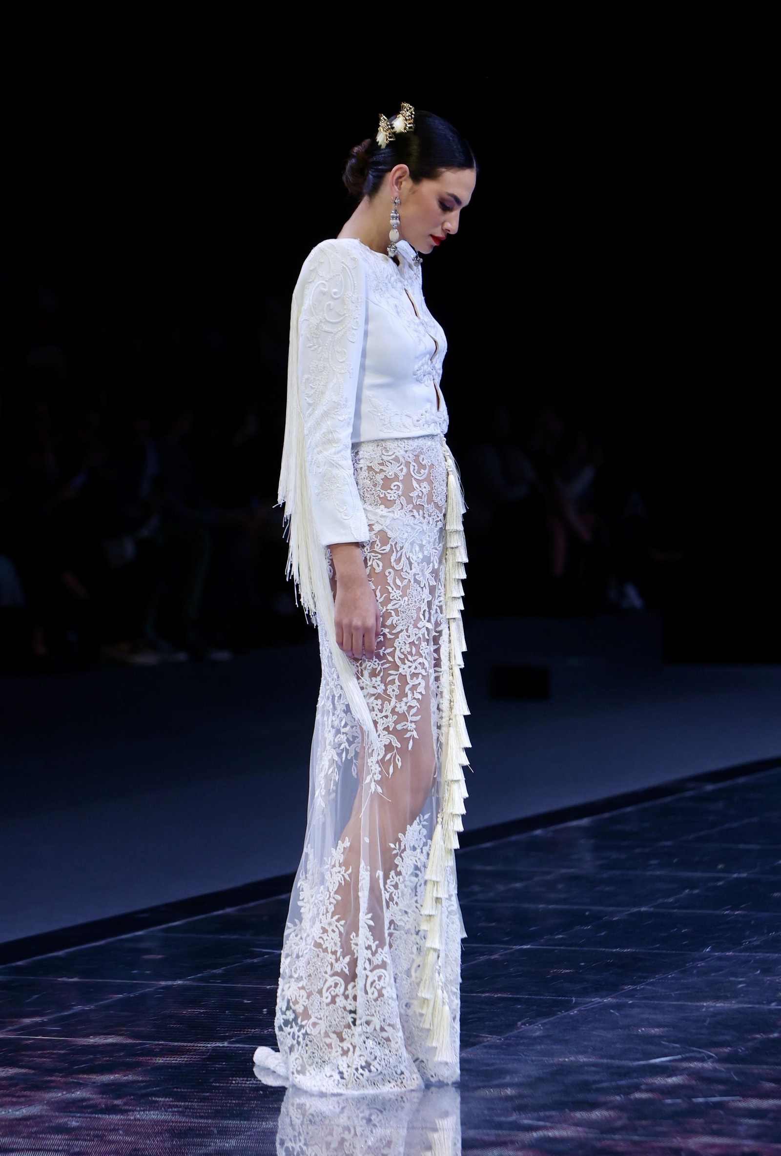 Desfile de Inma Castrejón en SIMOF 2024, todas las fotos