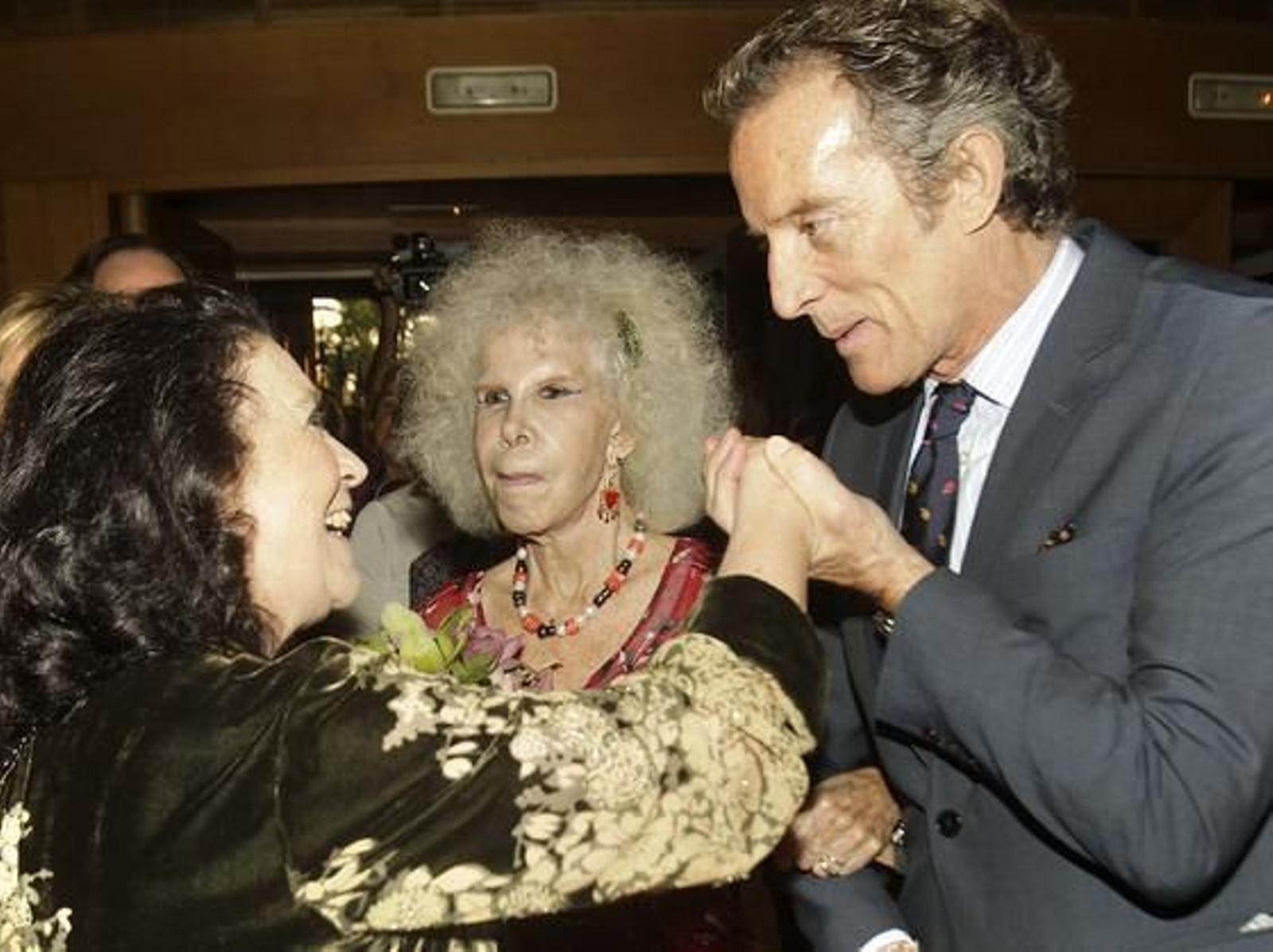 La duquesa de Alba en un concierto benéfico de la fundación Nuevo Futuro.