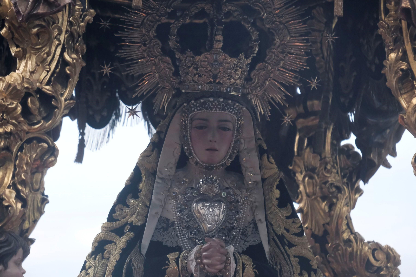 Lunes Santo en Córdoba: la procesión del Remedio de Ánimas, en imágenes