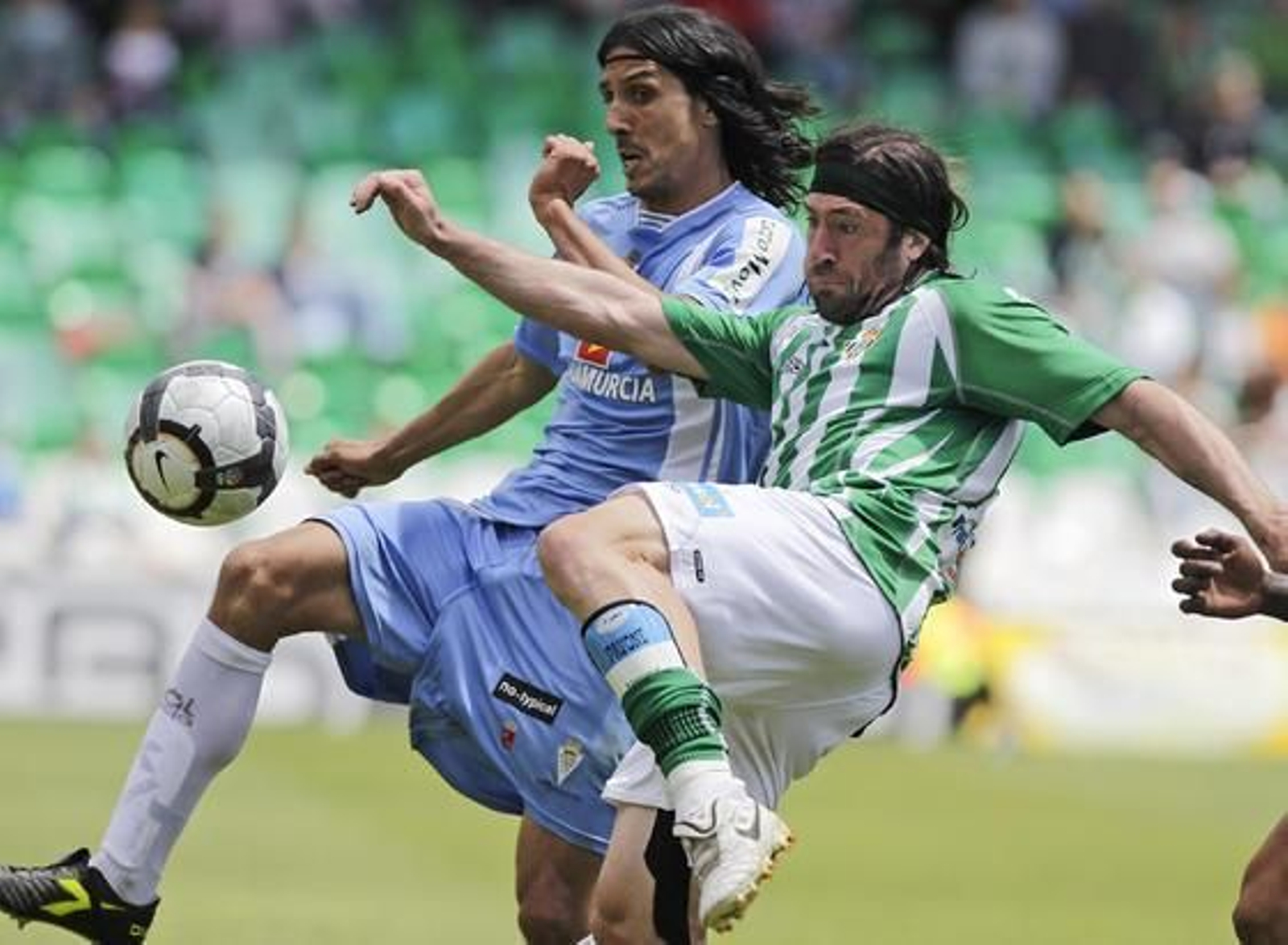 El Betis deja escapar otros dos puntos en casa ante el Murcia. / Antonio Pizarro