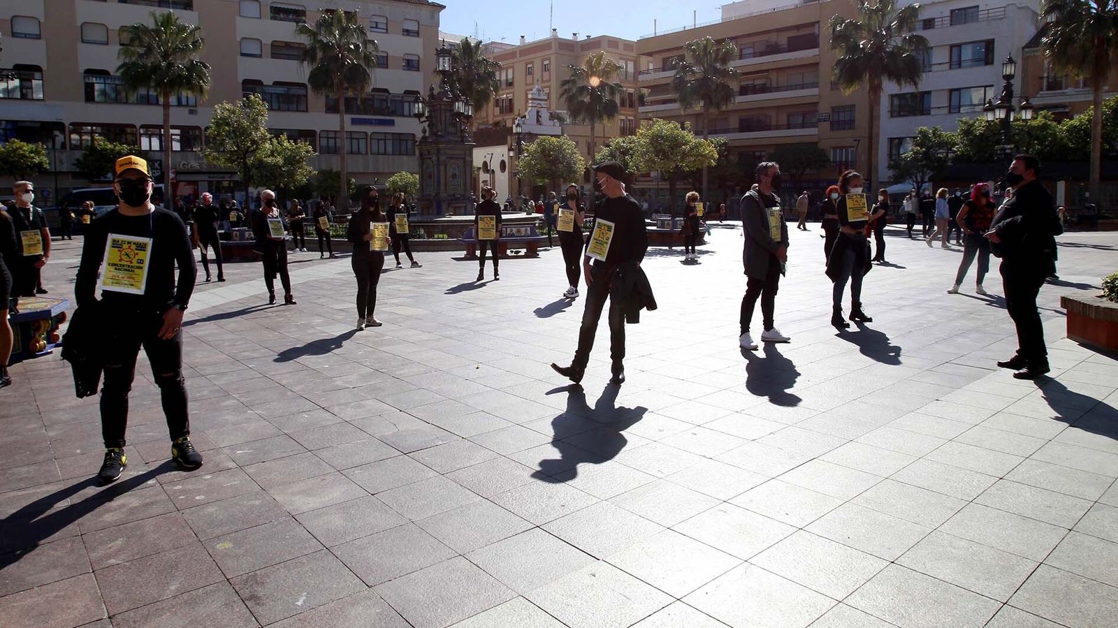 Las fotos de la protesta del sector de las peluquerías en Algeciras para exigir una bajada del IVA