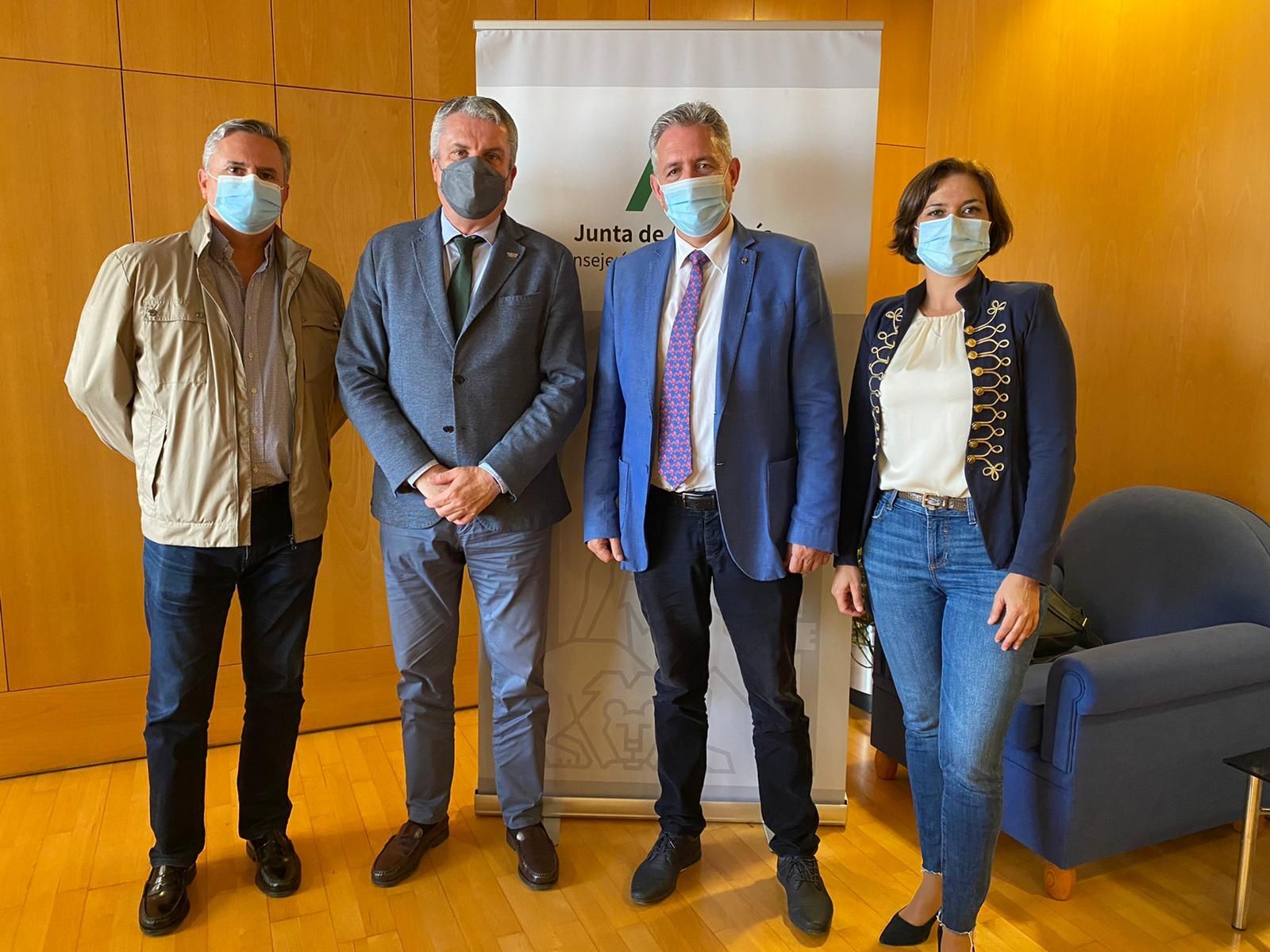 Salud destaca el aumento del 39% de fisioterapeutas en centros sanitarios públicos almerienses