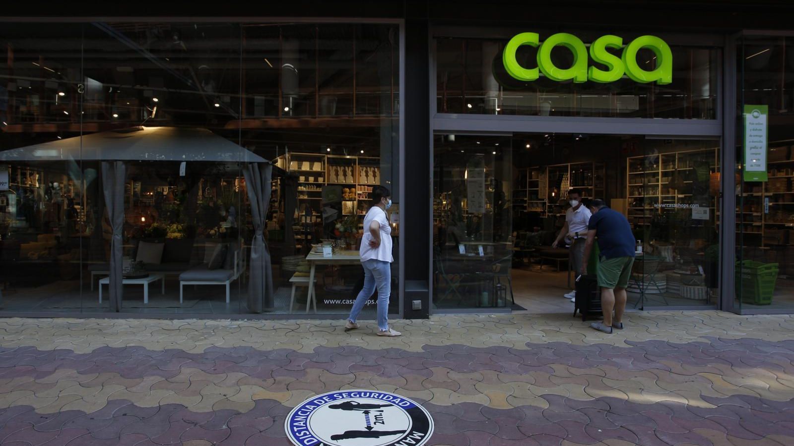 Lunes 25 de mayo en Torre Sevilla, con la esperada reapertura de tiendas.