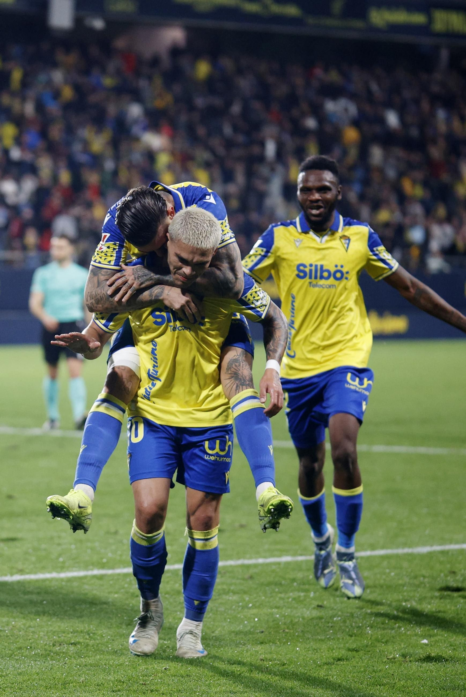 Las imágenes del partido de fútbol Cádiz CF - Burgos