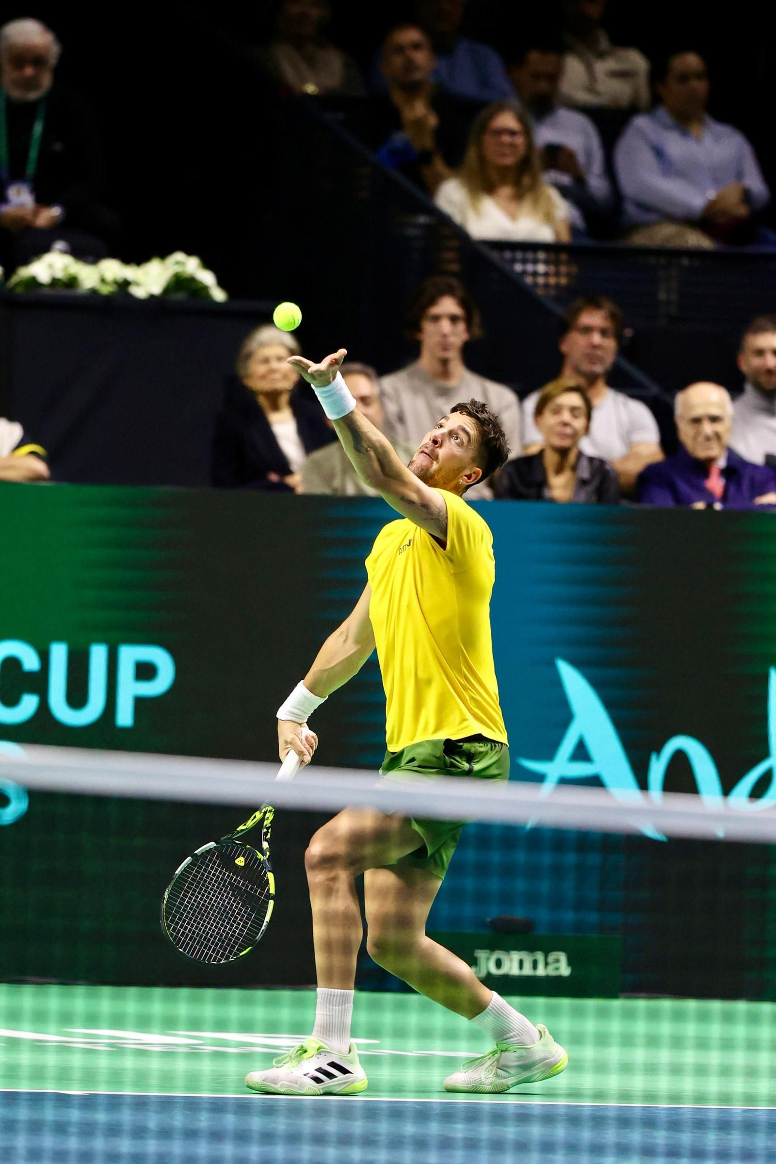 Berrettini derrota a Kokkinakis y acerca a Italia a la final de la Copa Davis