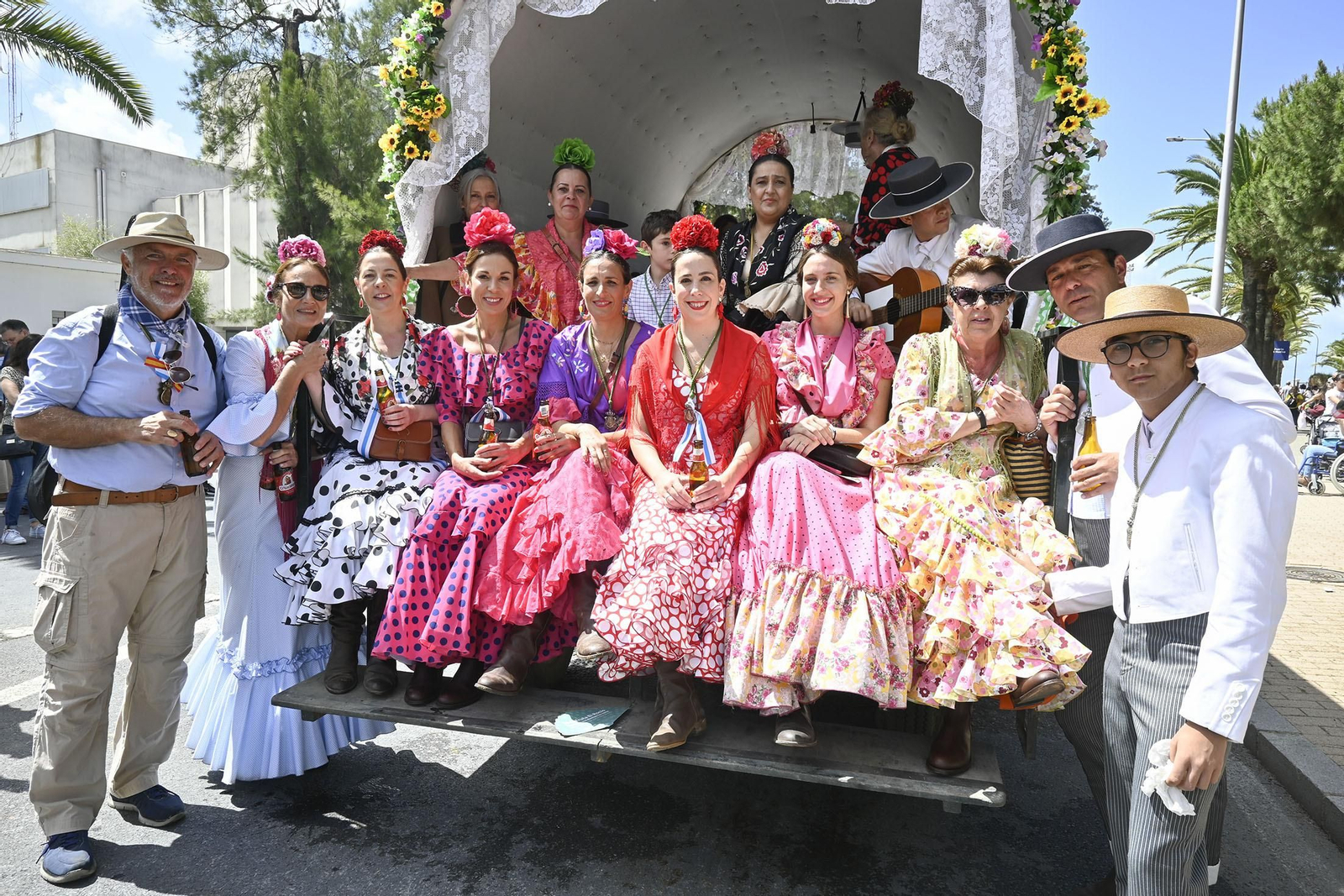 Todos los rocieros de la comitiva de la Hermandad de Huelva, en imágenes