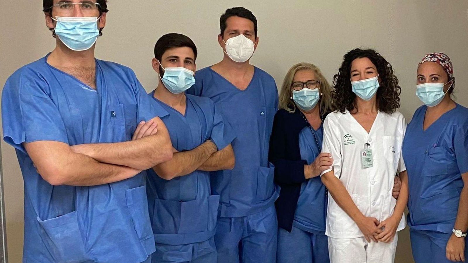 Grupo multidisciplinar de profesionales que ha intervenido en la primera aplicación de la técnica.