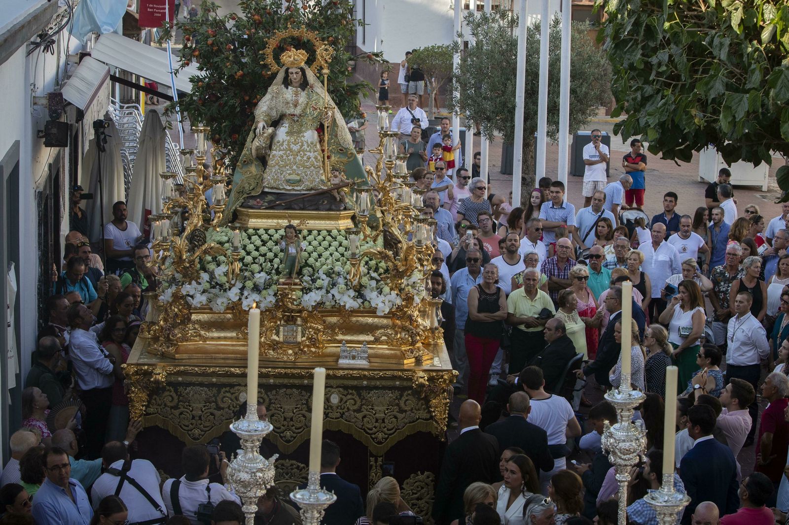 La imagen de la Divina Pastora, en los primeros momentos de la salida procesional.