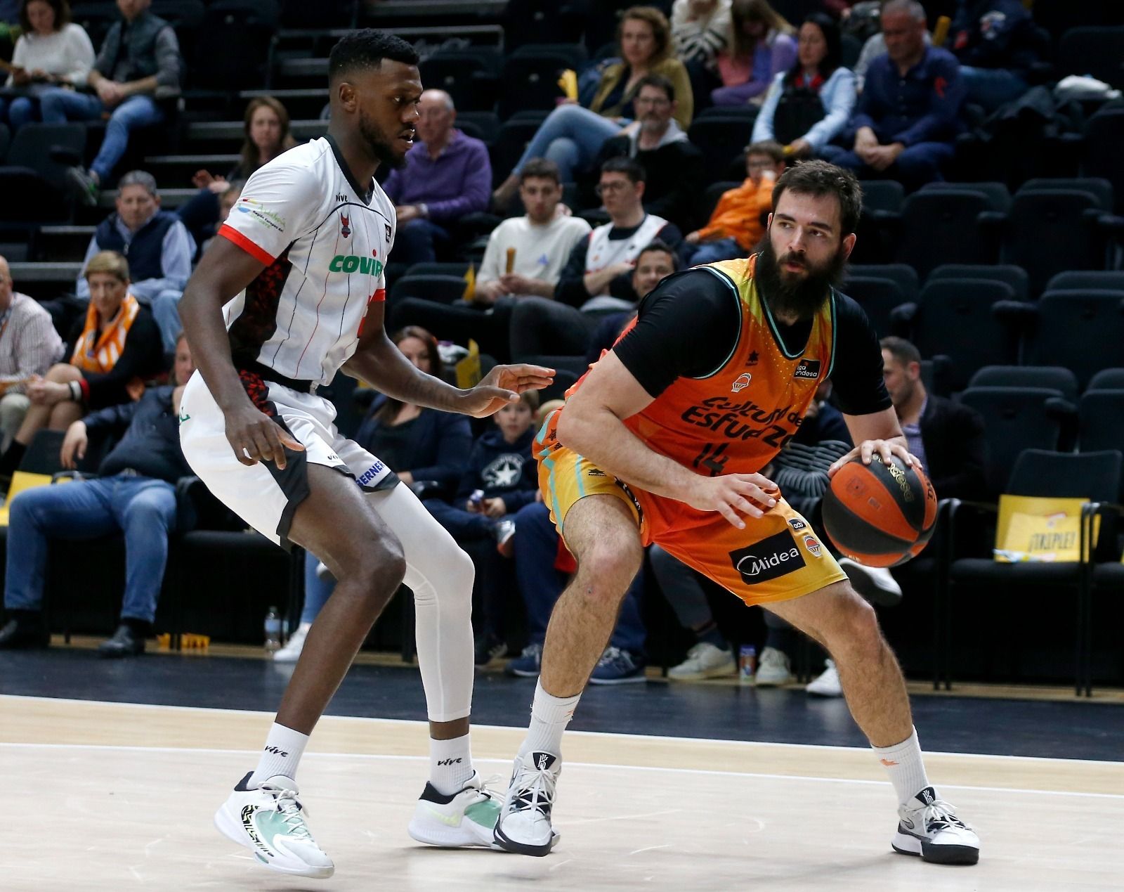 El Valencia Basket-Covirán Granada, en imágenes