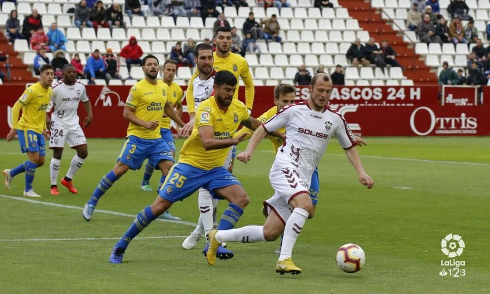 Se busca delantero centro