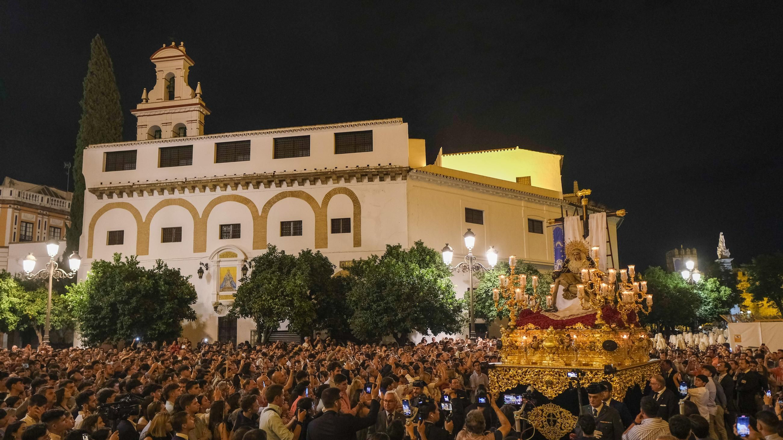 Traslado de la Virgen de la Piedad del Baratillo a la Catedral para su coronación