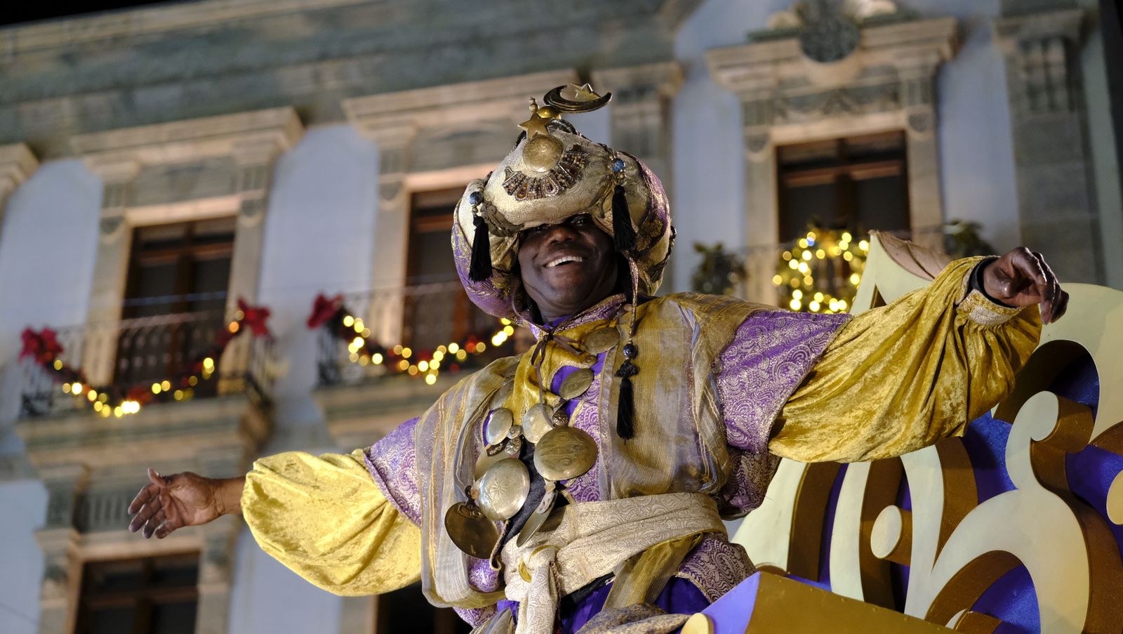 Fotogalería de la Cabalgata de Reyes Magos en Almería