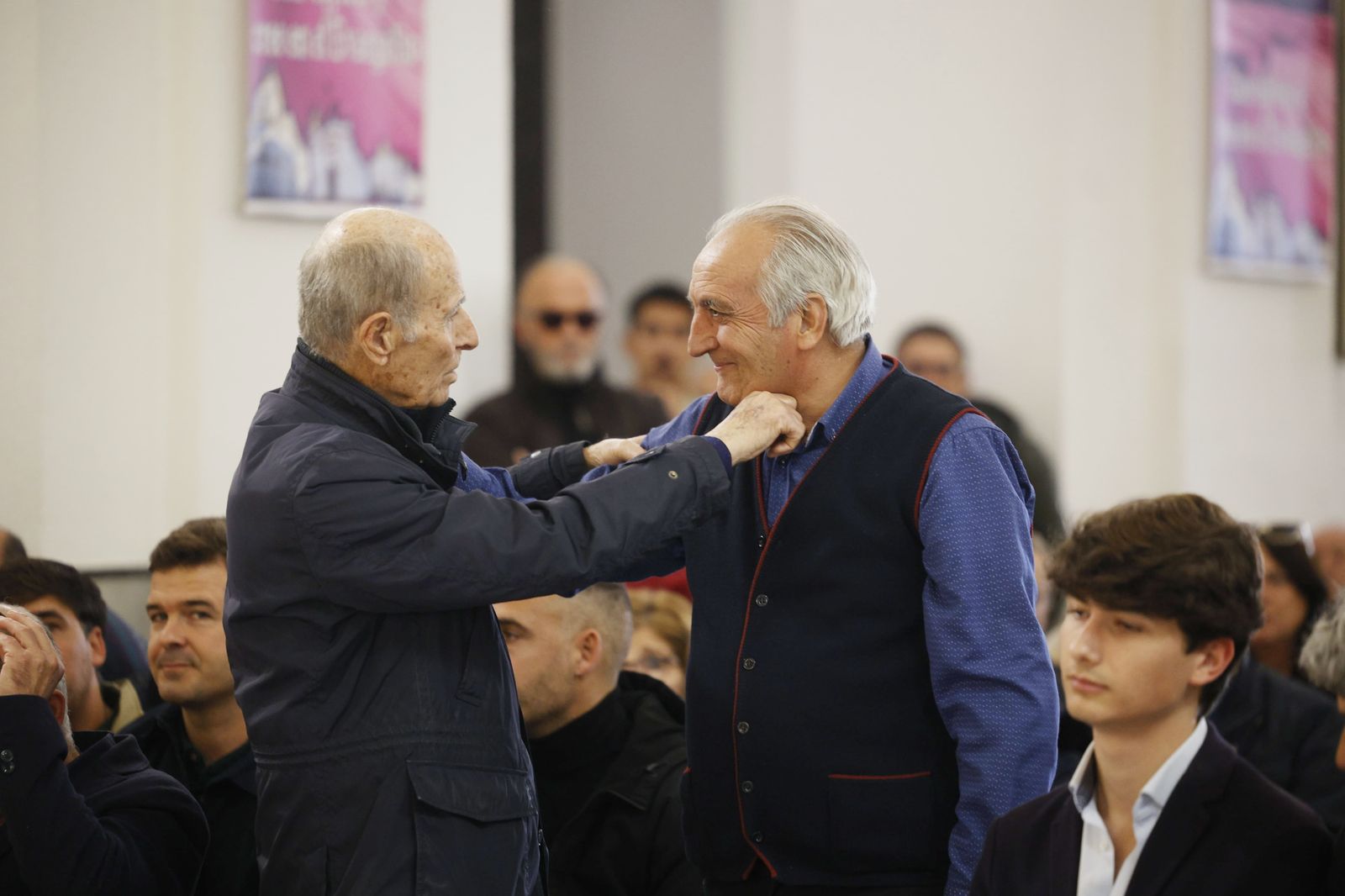 Imágenes del entierro en Chiclana del torero Emilio Oliva Baro