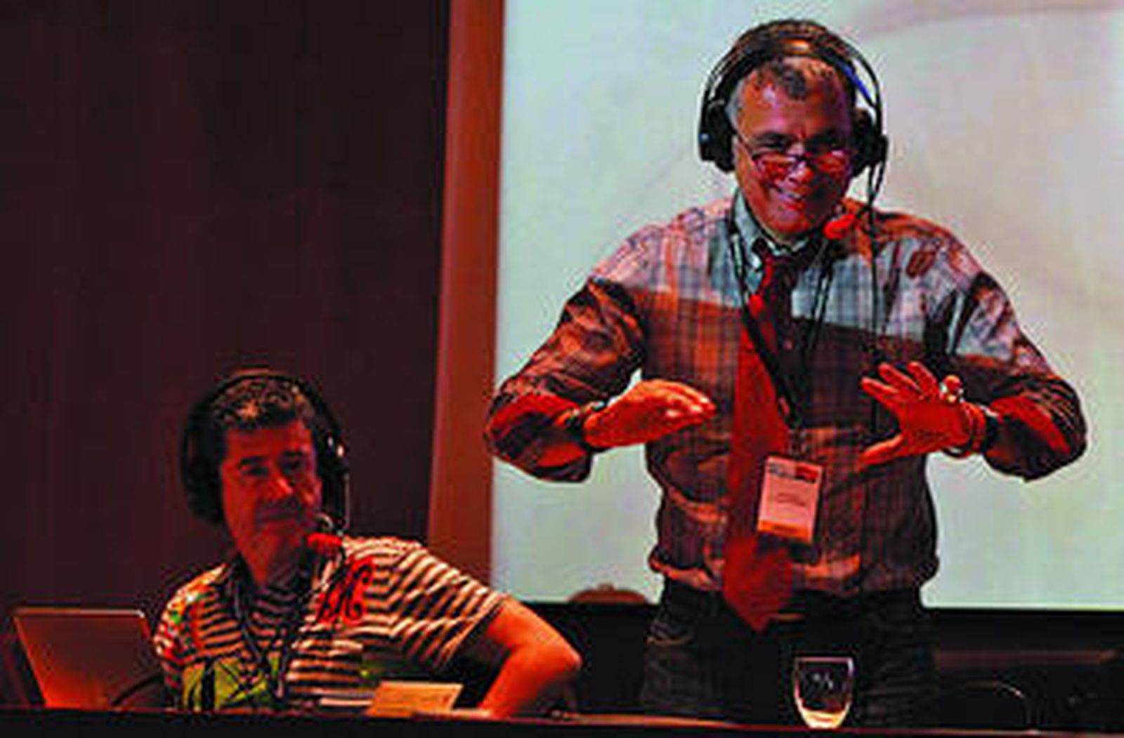 Juan Ramón Lucas gesticula en un momento de su programa de ayer.