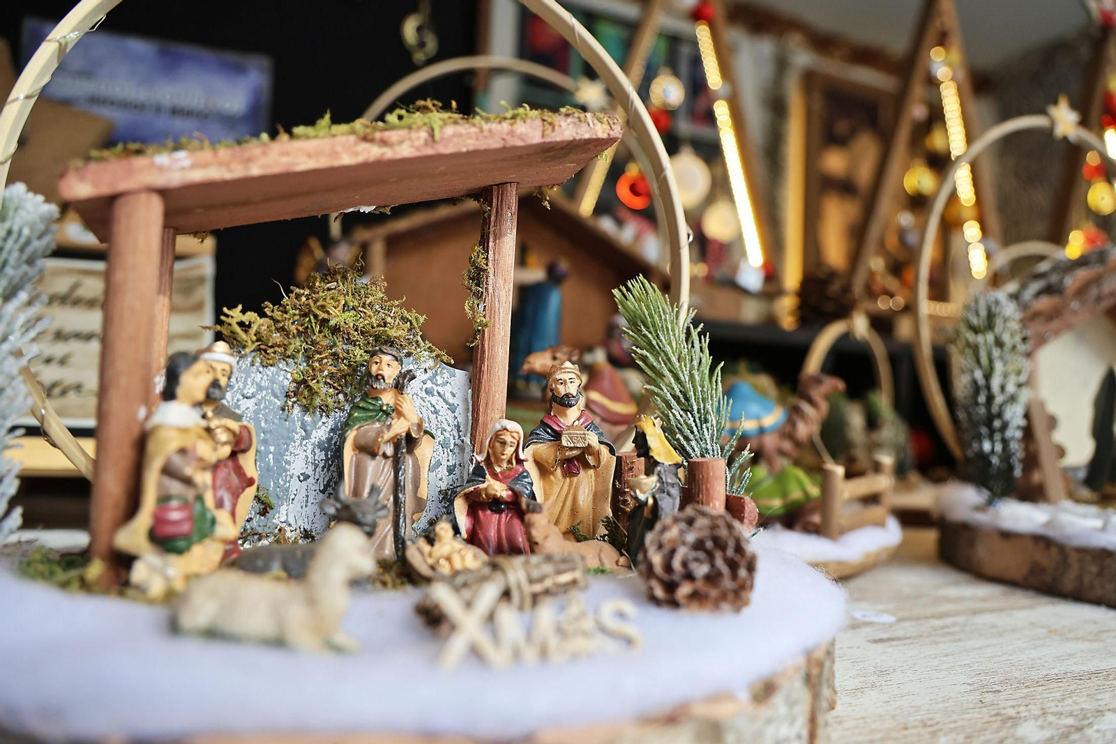Imágenes del mercado navideño de la Plaza de Las Monjas