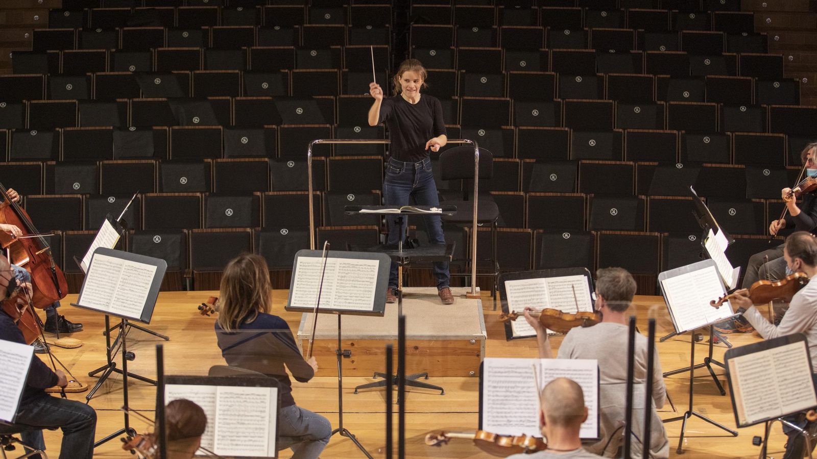 Otra imagen de la instrumentista