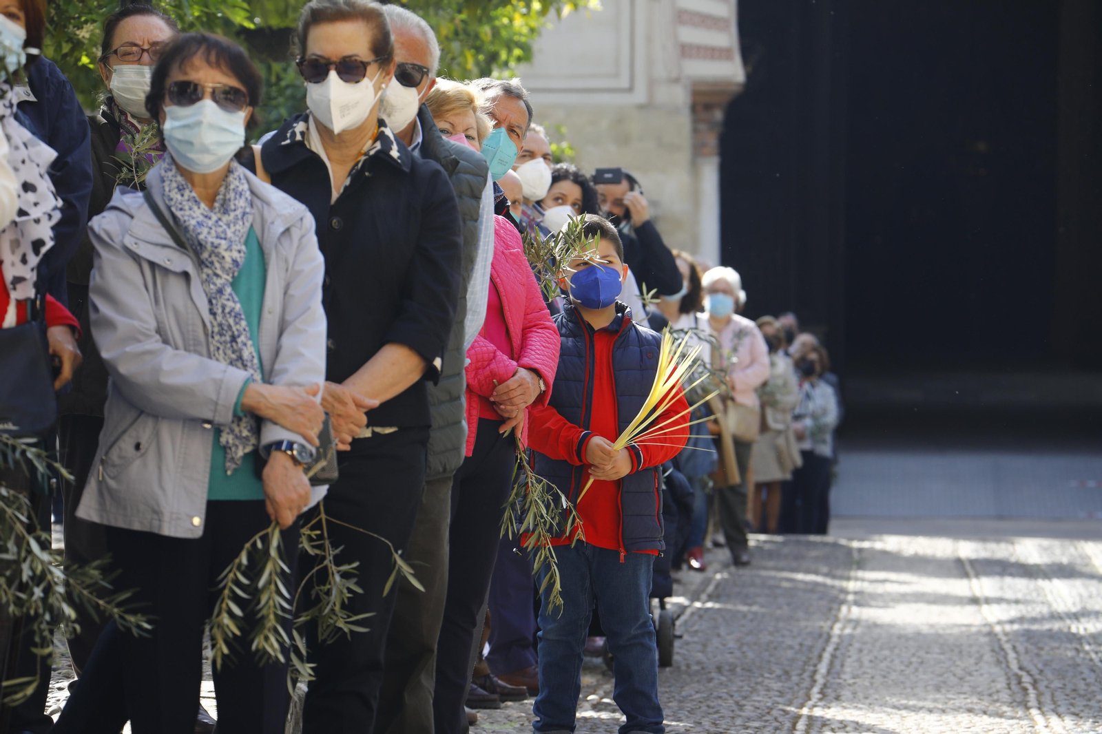 La misa de la bendición de las palmas en la Mezquita-Catedral de Córdoba, en fotografías