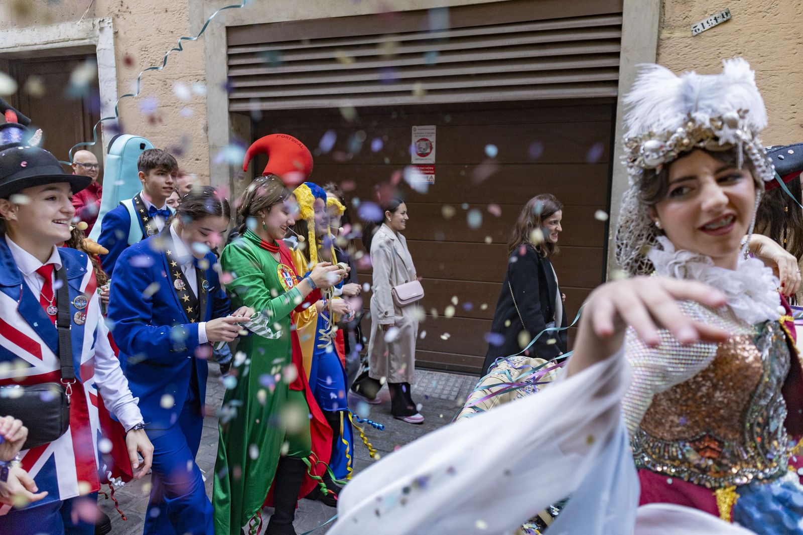 El Carnaval en la calle calienta motores: pregón infantil y concierto en San Antonio