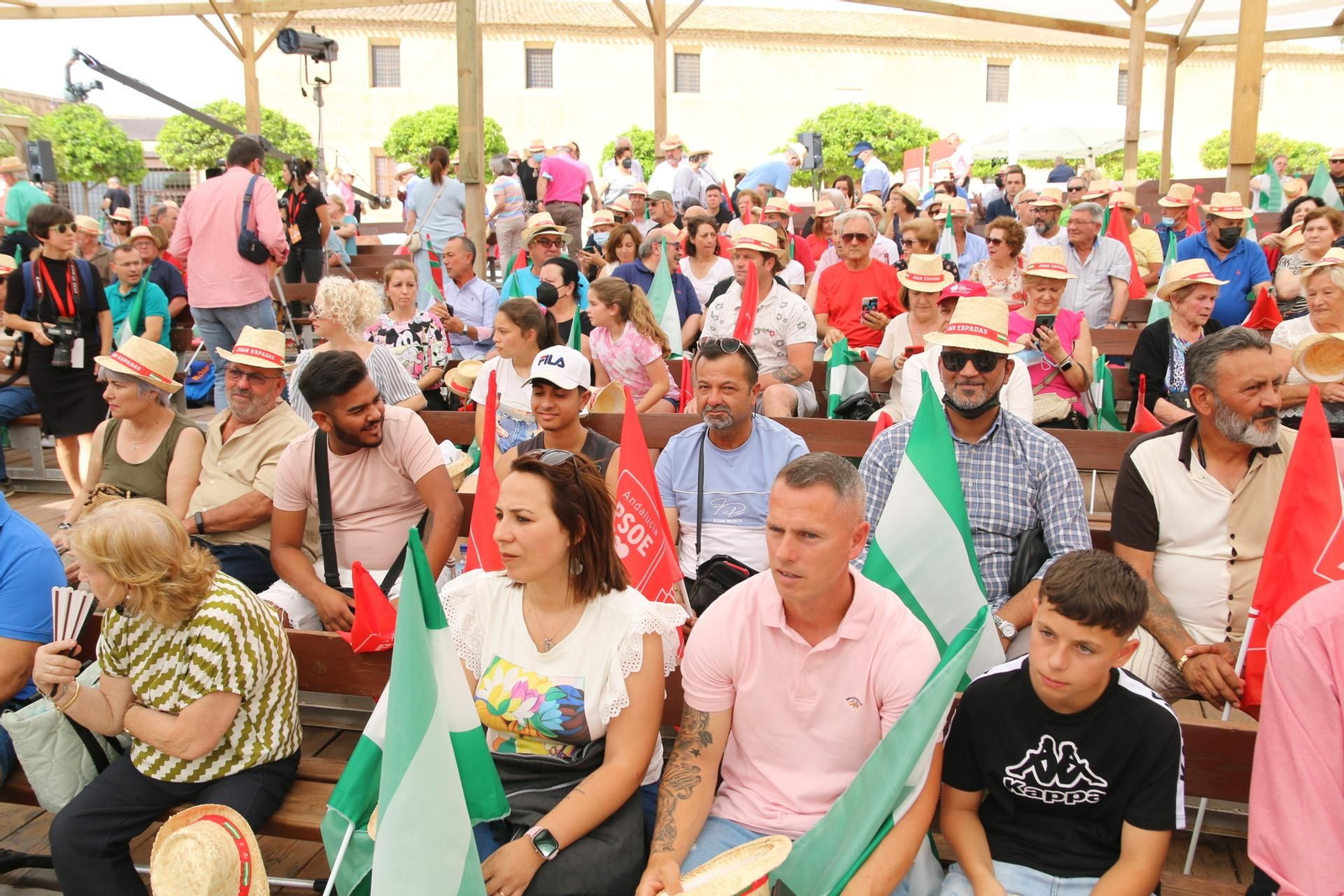 Juan Espadas comienza la campaña electoral con Pedro Sánchez, en imágenes