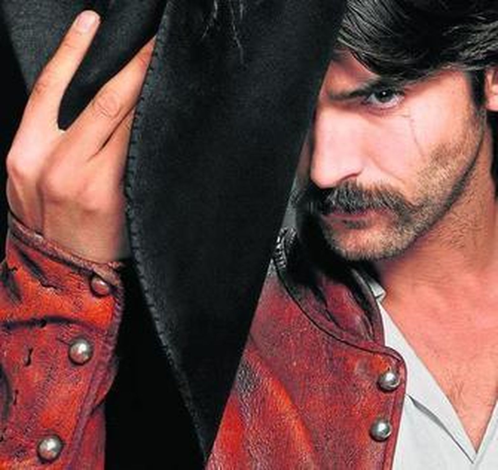 Aitor Luna como Alatriste en la serie estrenada este miércoles en Telecinco.