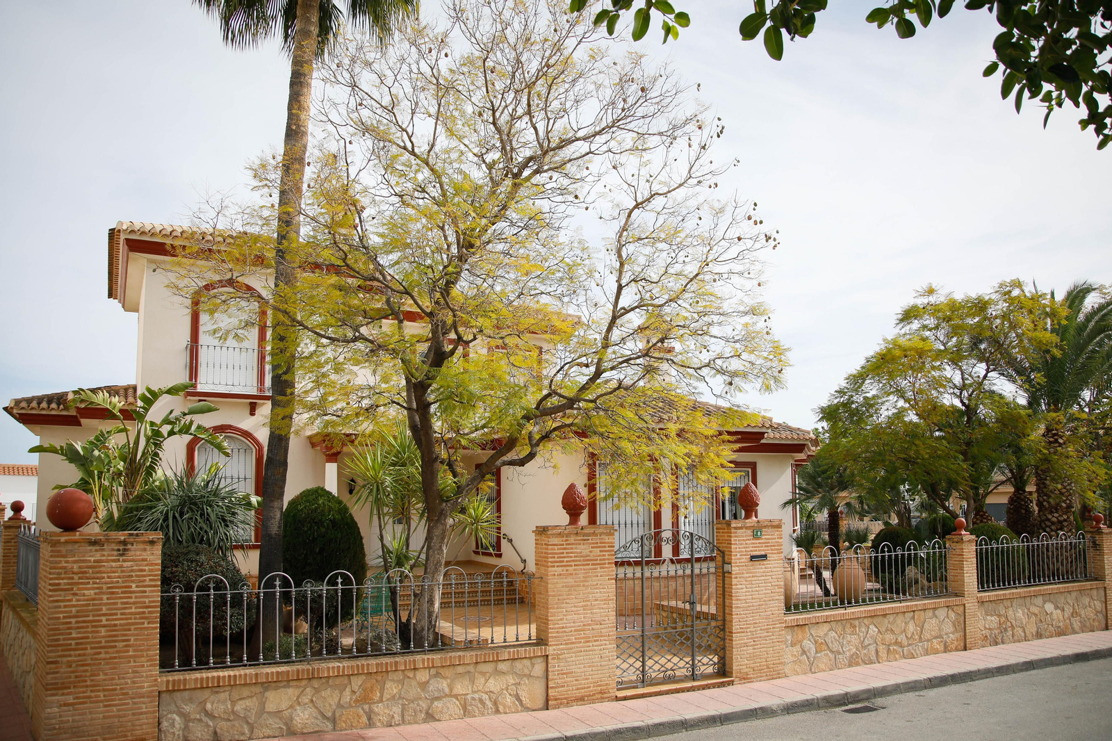 Entrevista al alcalde de los Gallardos y visita al pueblo en imágenes por el centenario como municipio independiente