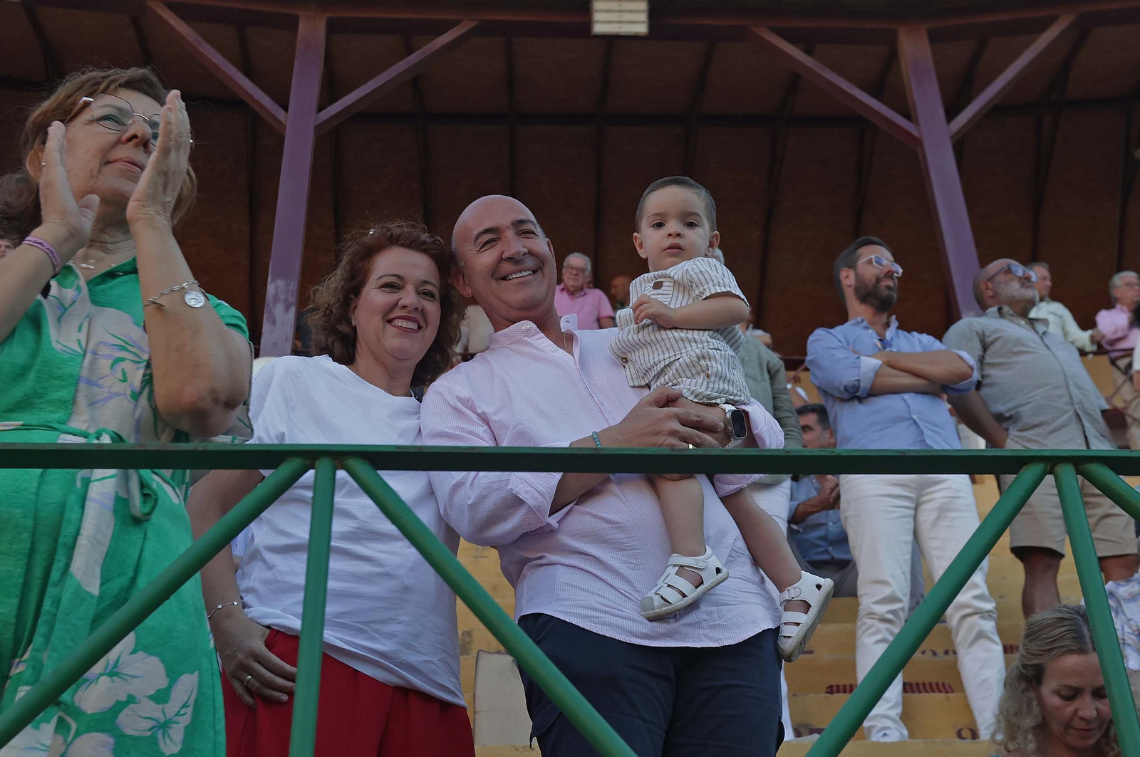 Búscate en la Plaza de Toros 'El Arenal' durante la corrida del domingo de la Feria de La Línea
