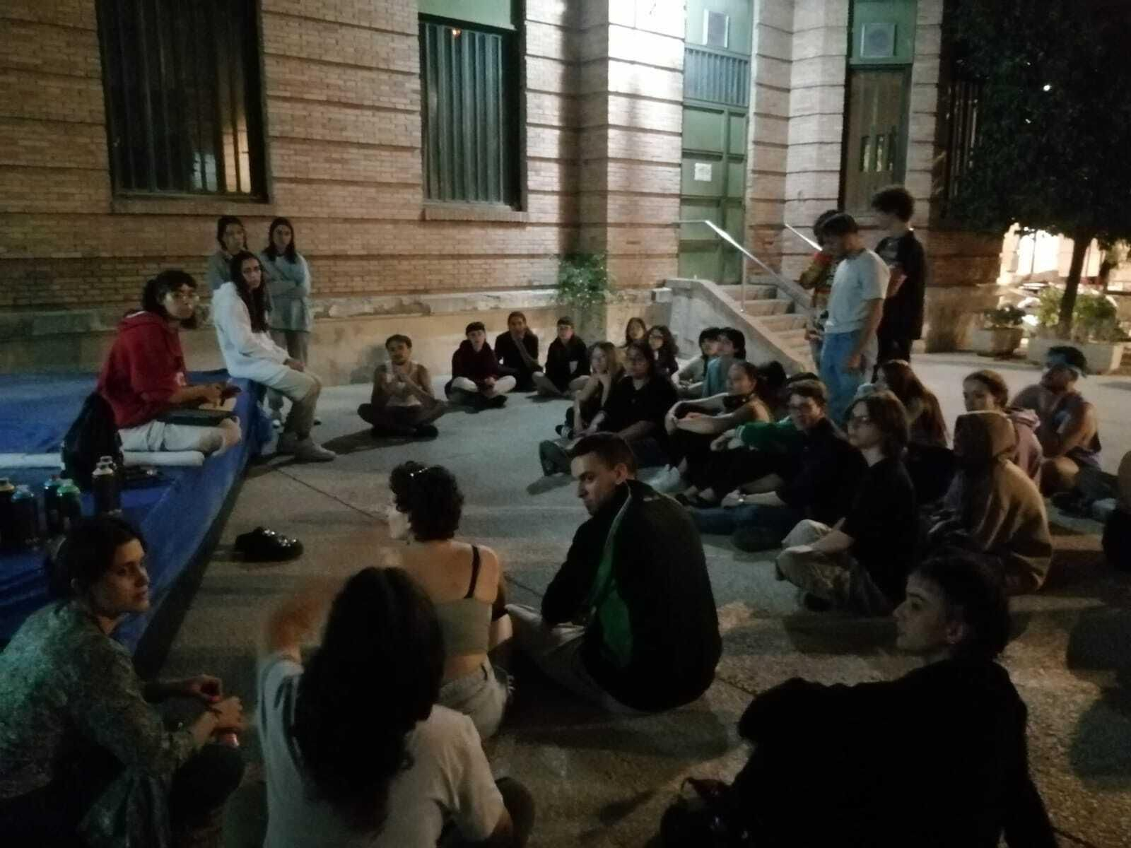 Estudiantado en Bellas Artes durante el encierro.