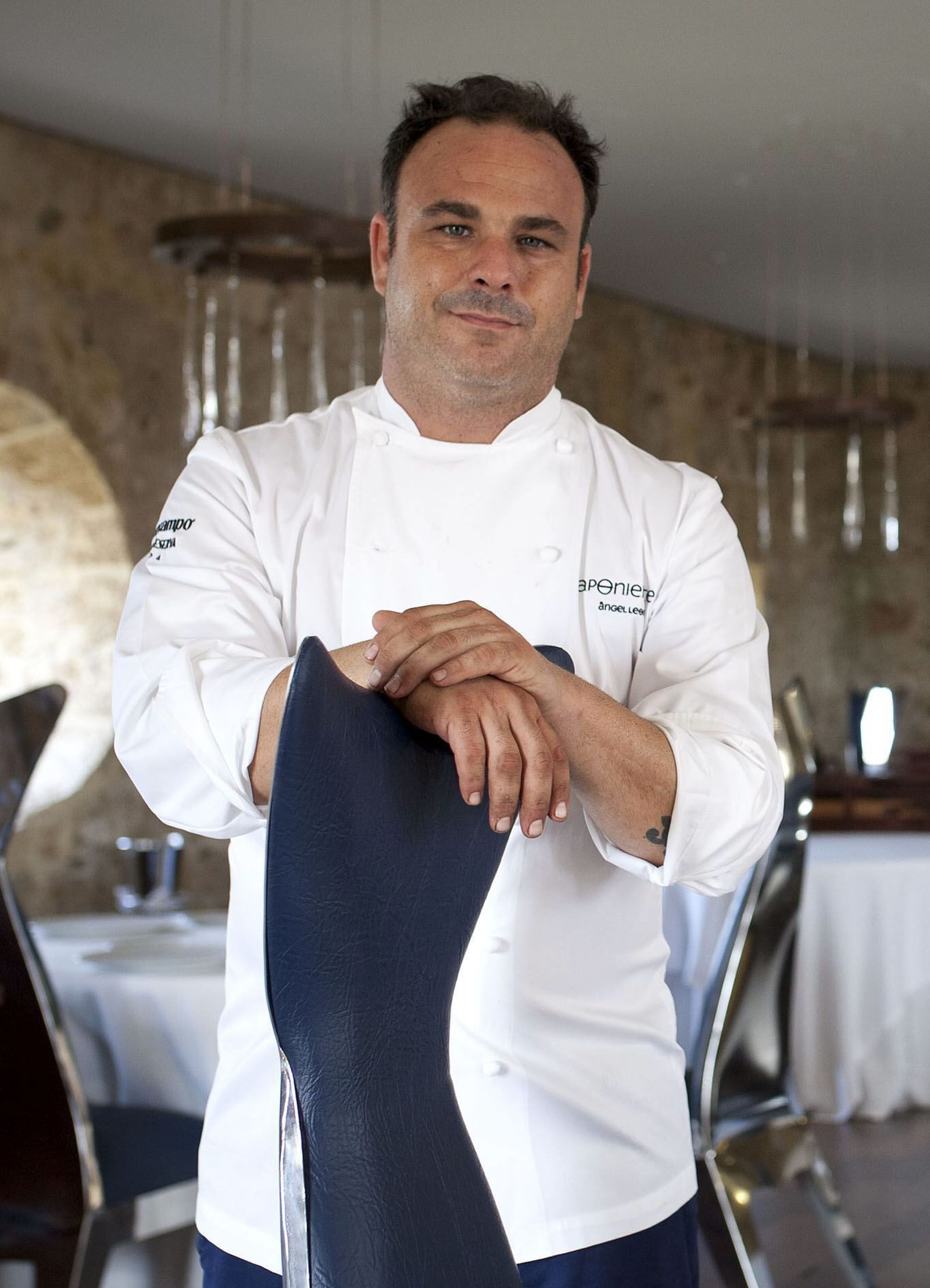 Ángel León ha supervisado y coordinado los capítulos más relacionados con gastronomía