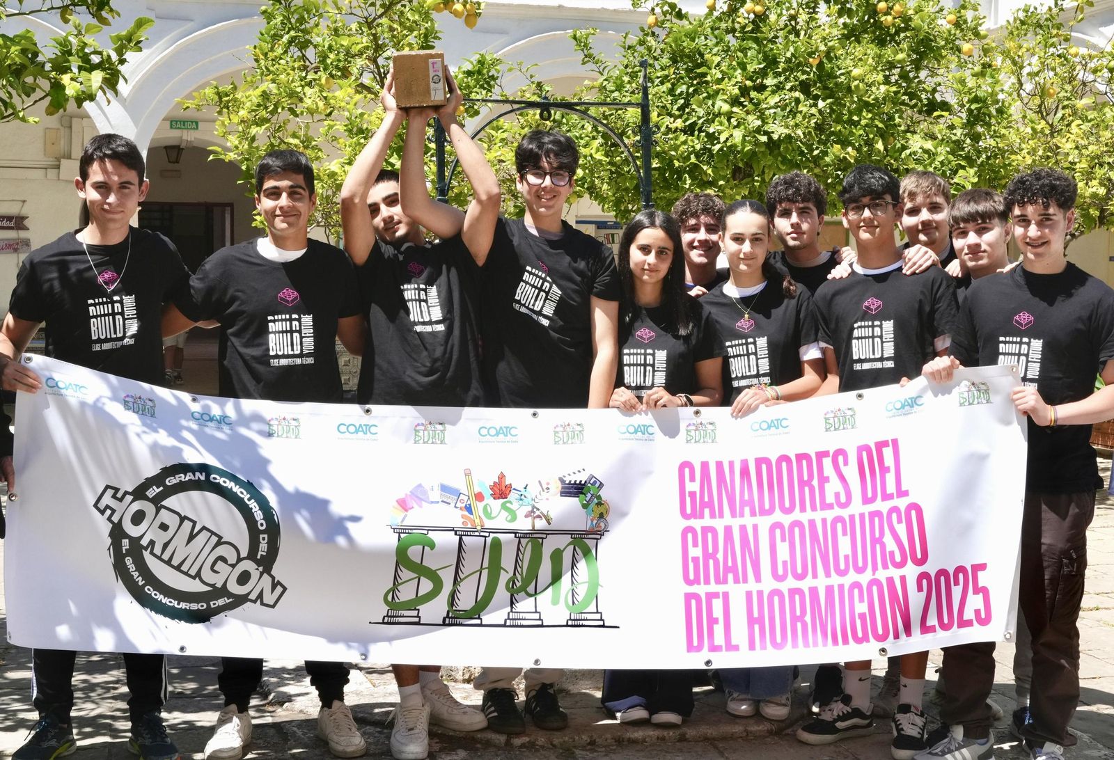 Alumnos del centro asidonense premiado