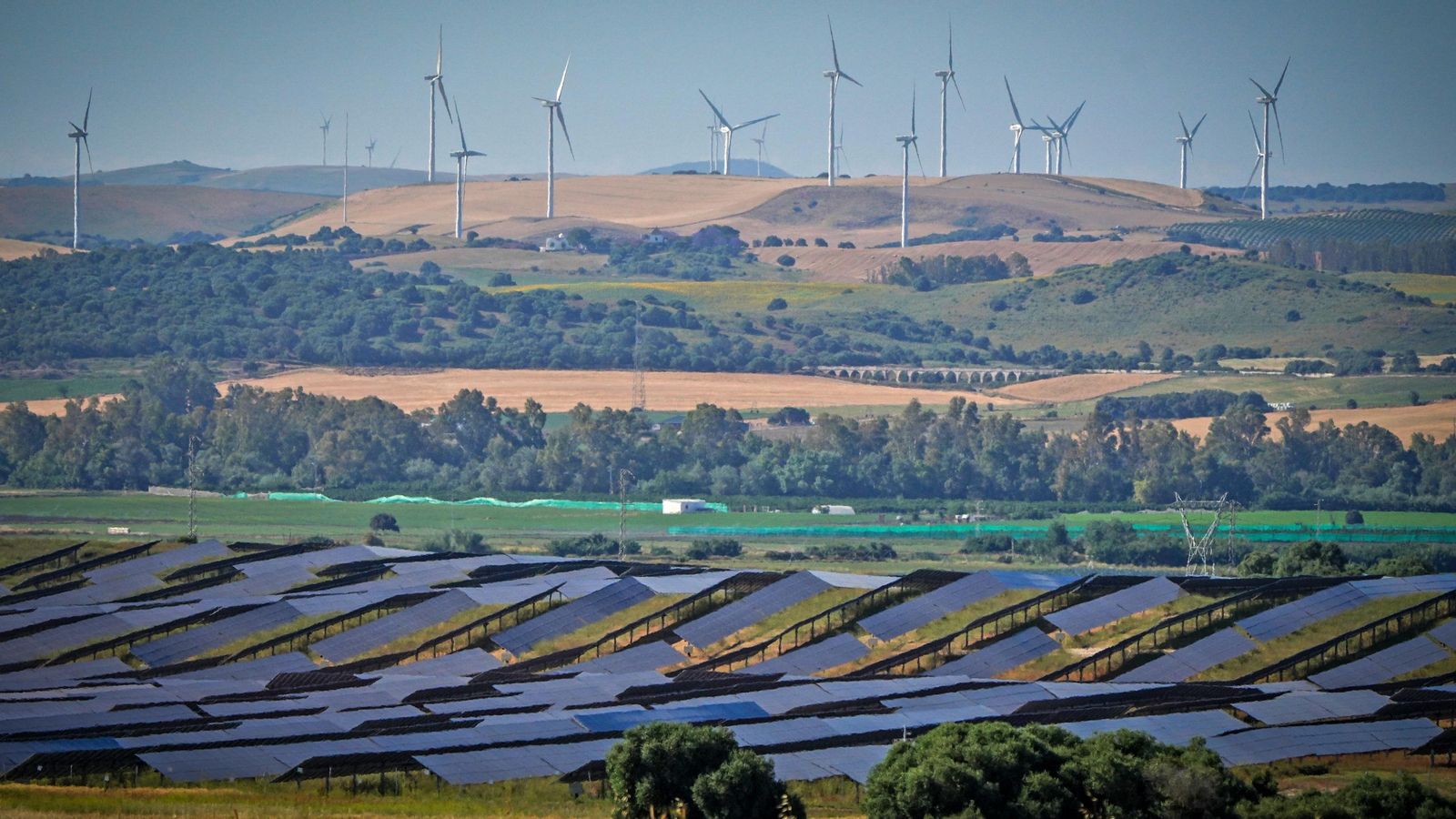 Paneles solares en el paraje de Majadillas.