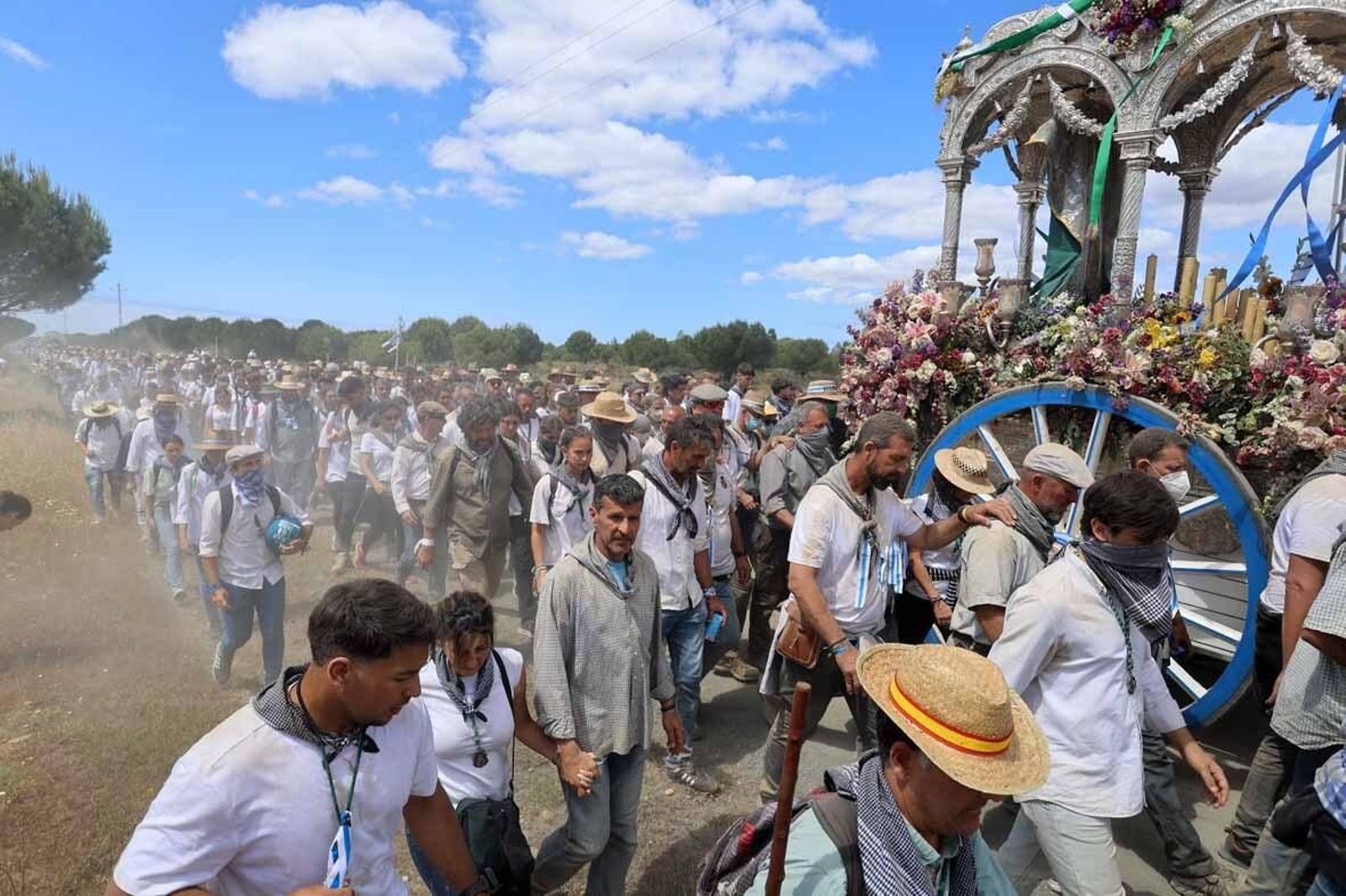 Las mejores imágenes de la Hermandad del Rocío de Huelva en el camino hacia El Rocío