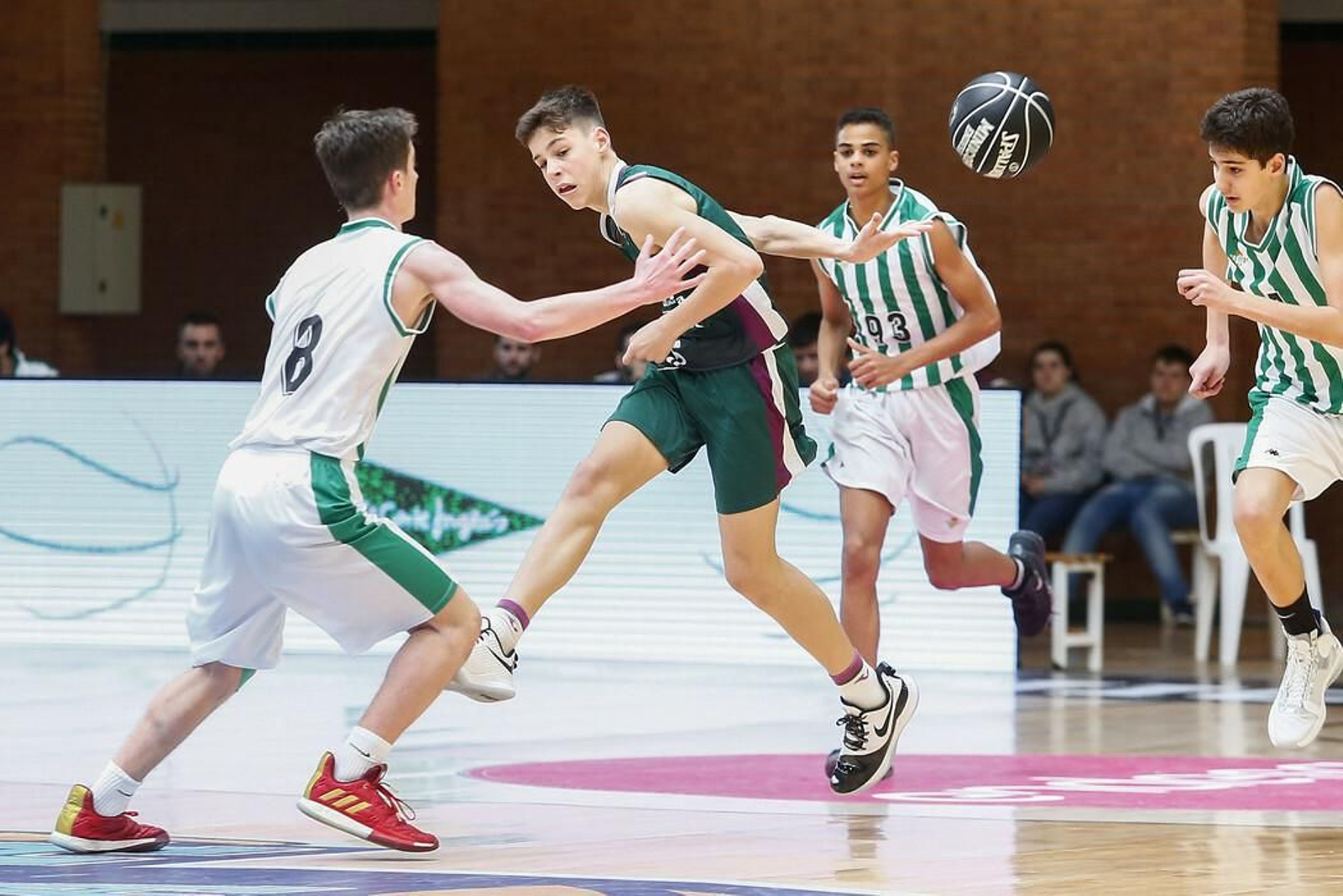 Mario Saint-Supery, con el Unicaja infantil.