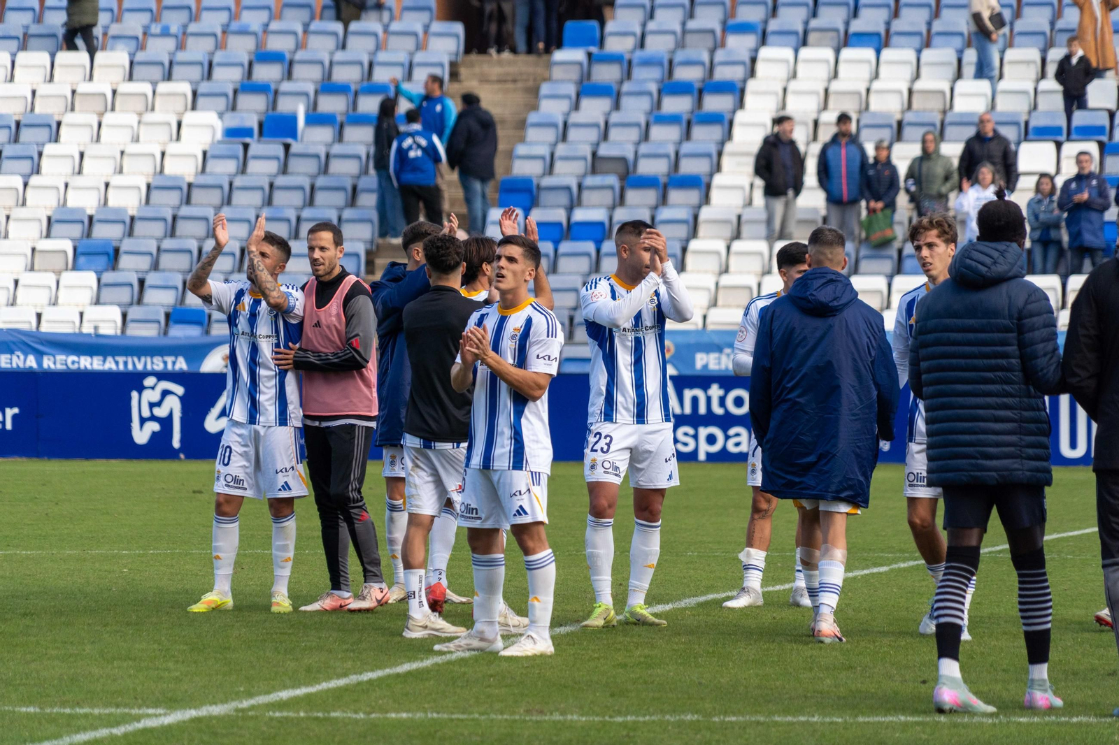 Las mejores imágenes del partido Recreativo de Huelva-Águilas