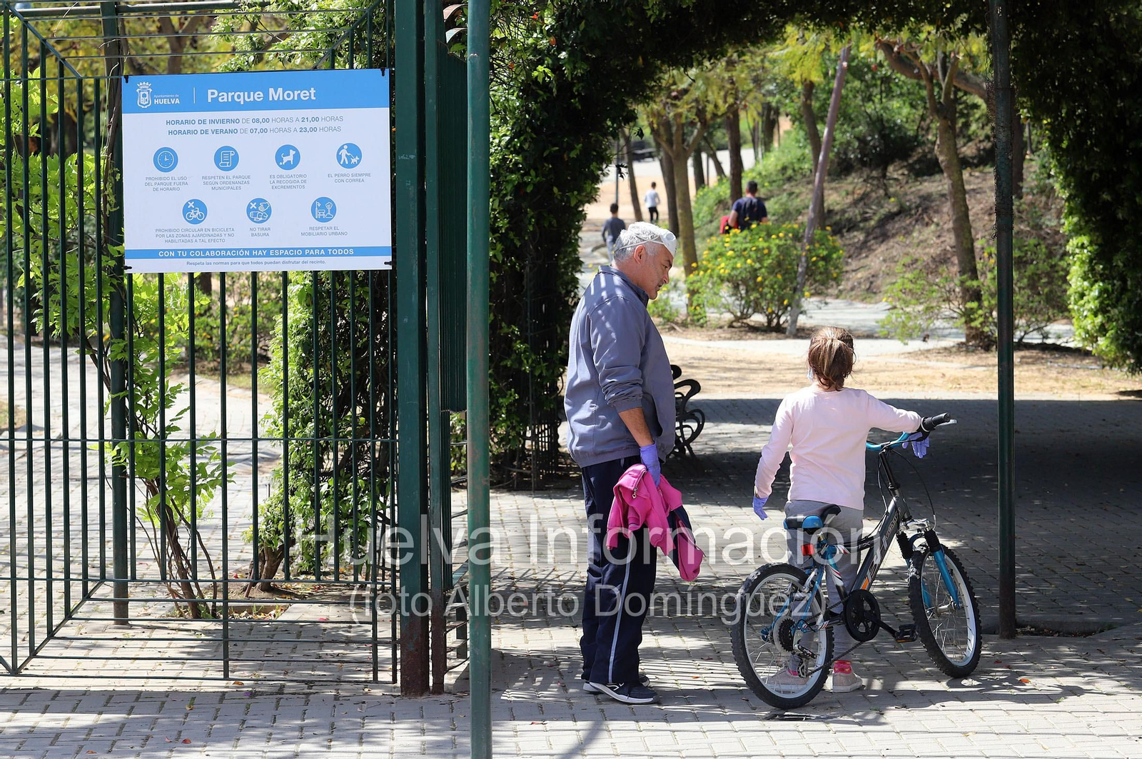 Imágenes del primer día de la salida de niños a la calle en el estado de alarma por coronavirus