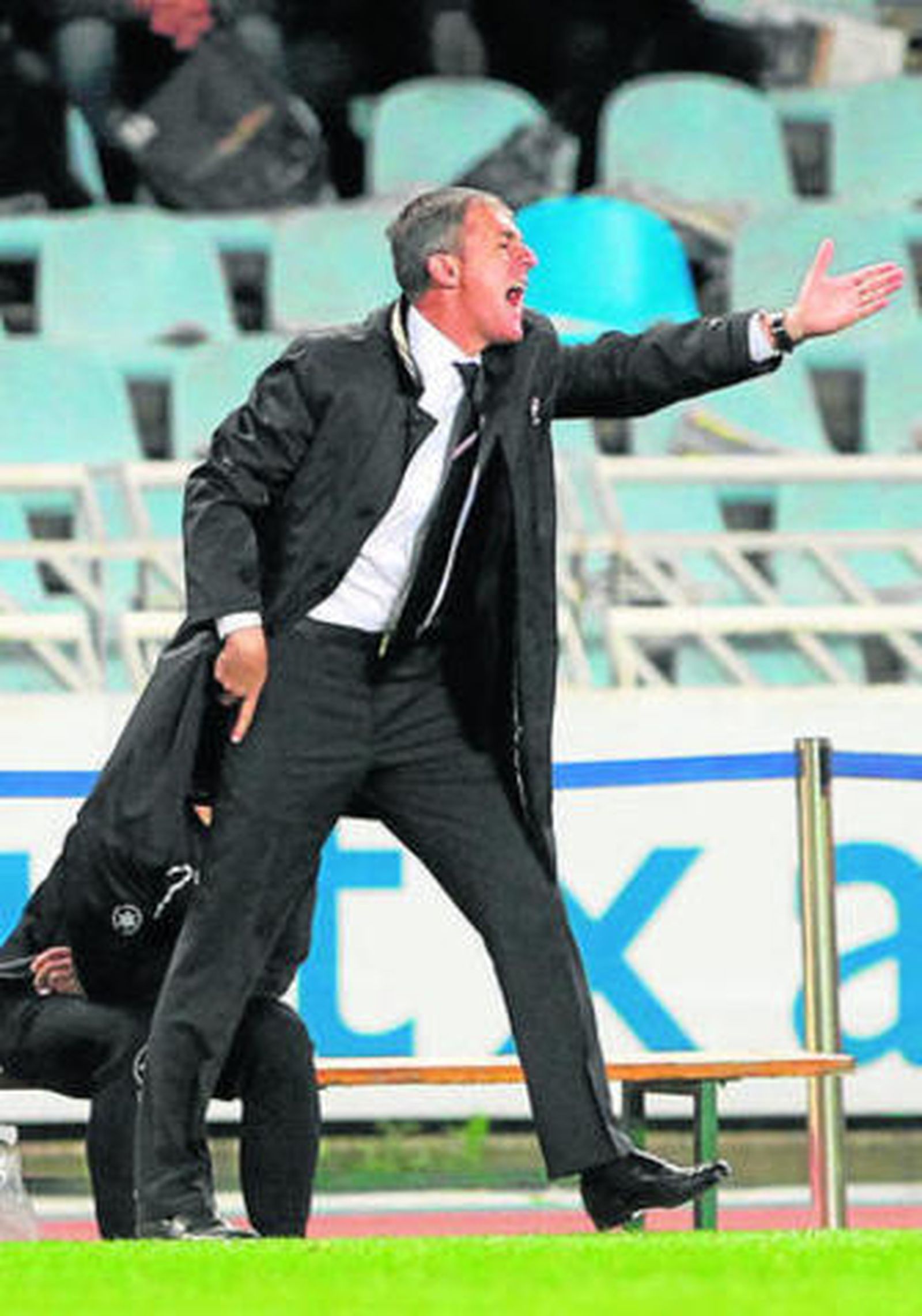 Lucas Alcaraz se desgañitó durante todo el choque.