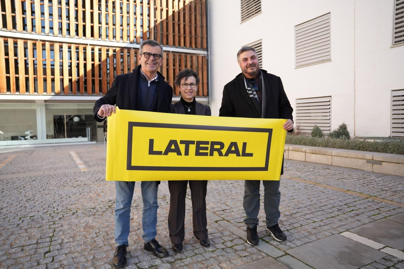Ferreira, Martínez y Moreno, con el cartel de la feria