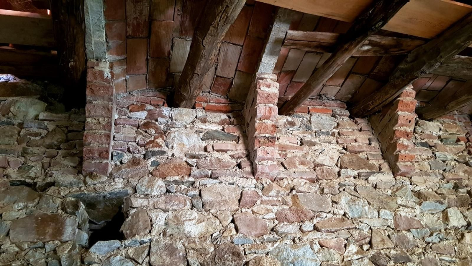 Dormir en un antiguo molino en Linares de la Sierra