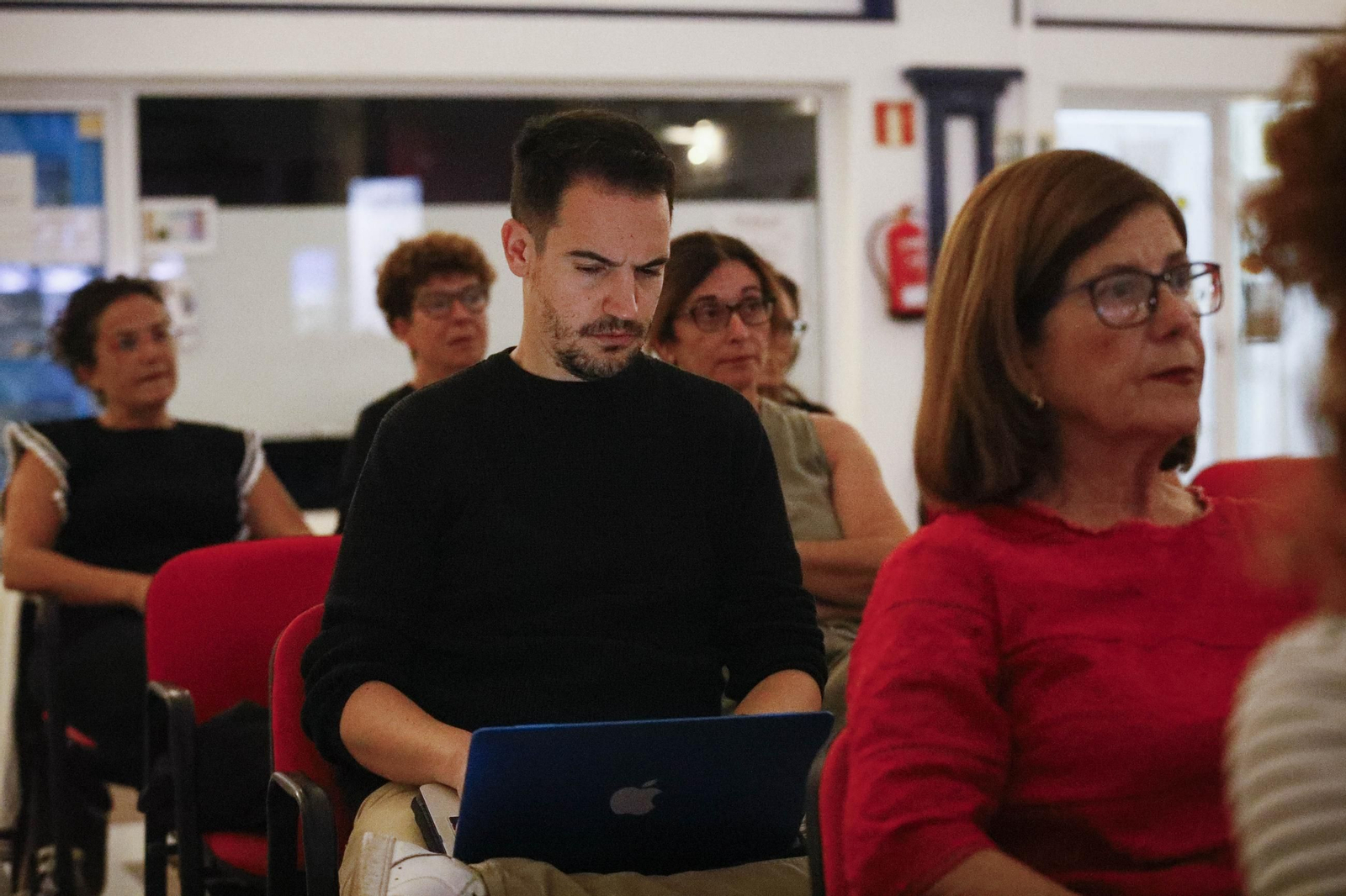 Las imágenes de la presentación del libro "El Clan" de Carmen Mola en Mojácar