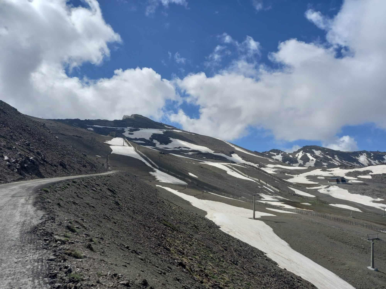 Montañismo en primavera en Sierra Nevada: los datos para el fin de semana Montañismo en primavera en Sierra Nevada: los datos para el fin de semana