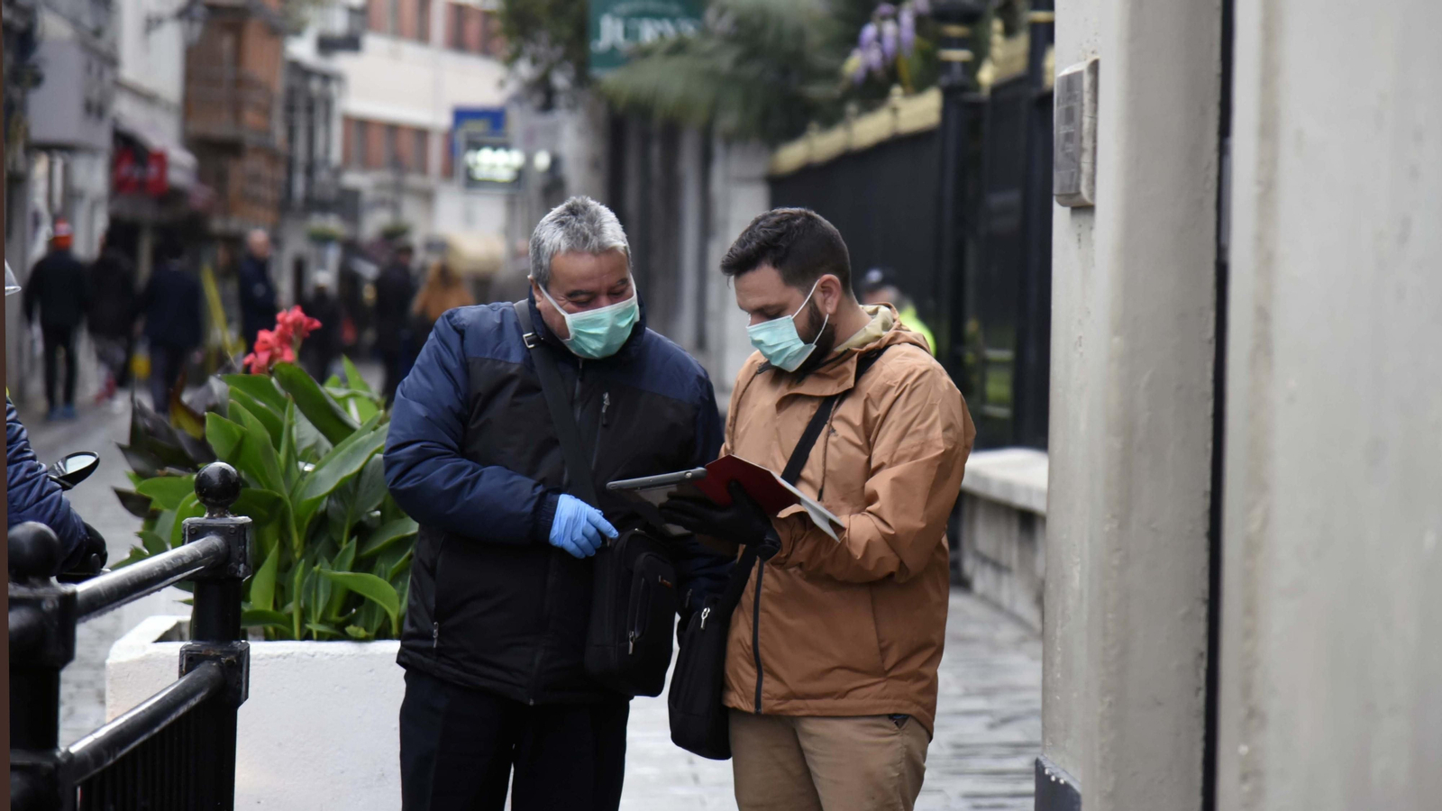 Las fotos de un día laborable en Gibraltar durante el coronavirus