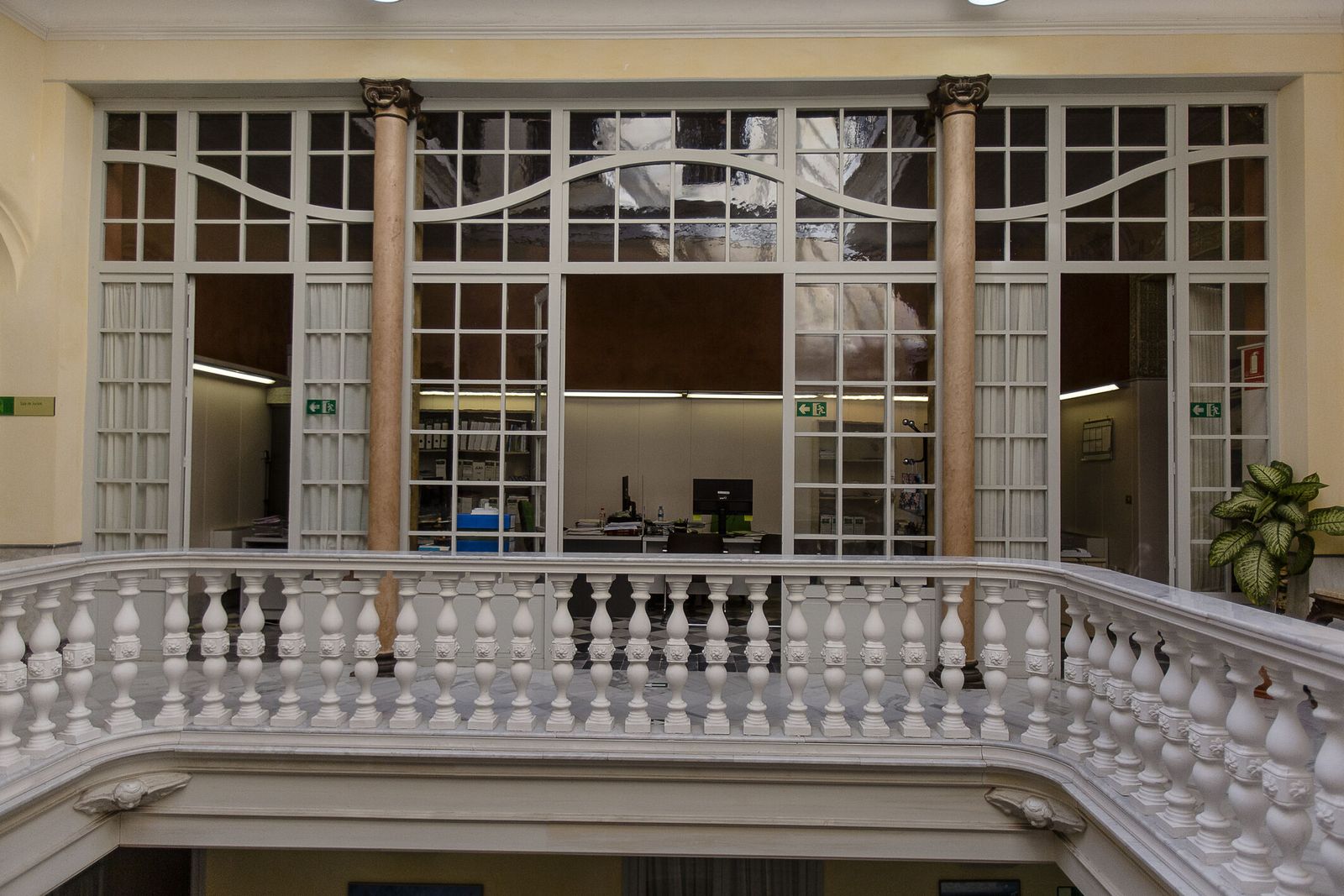 El distinguido edificio de la Delegación de Cultura en Cánovas del Castillo